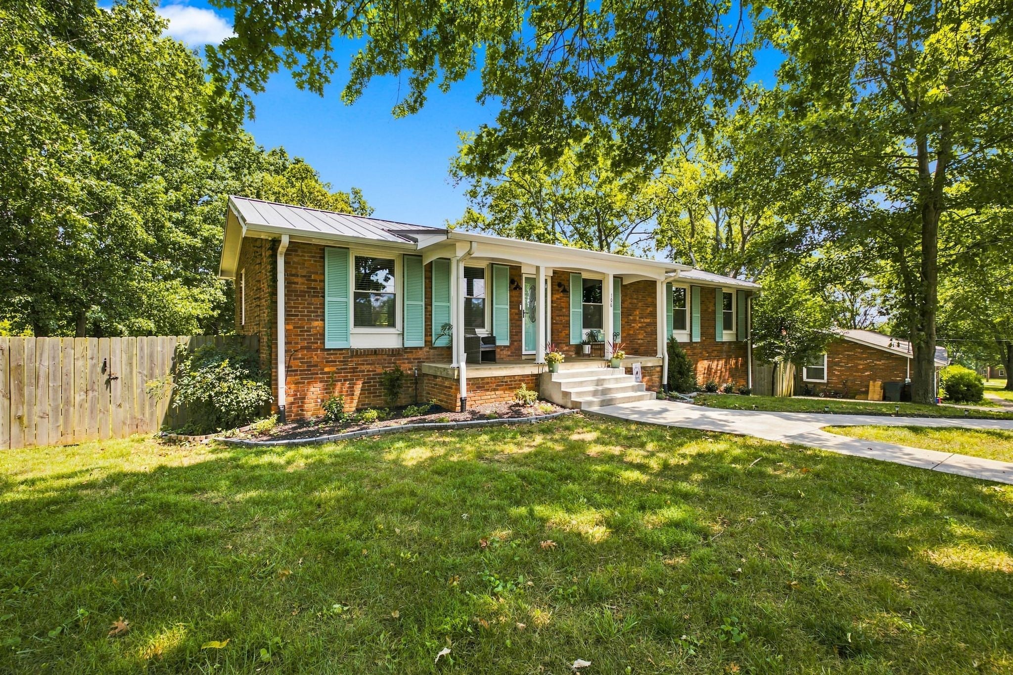 106 Marseille Dr