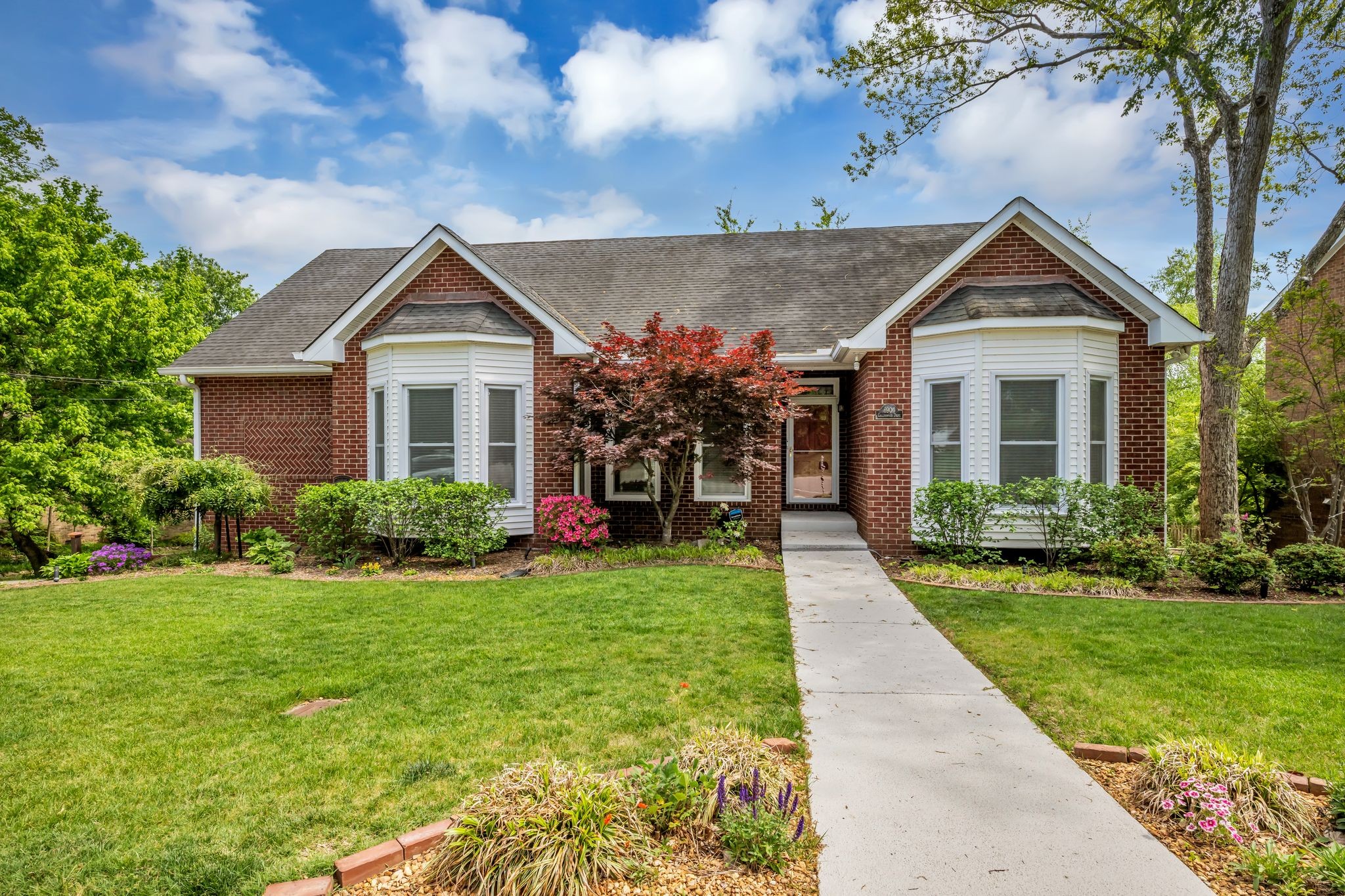 6904 Collinswood Dr E