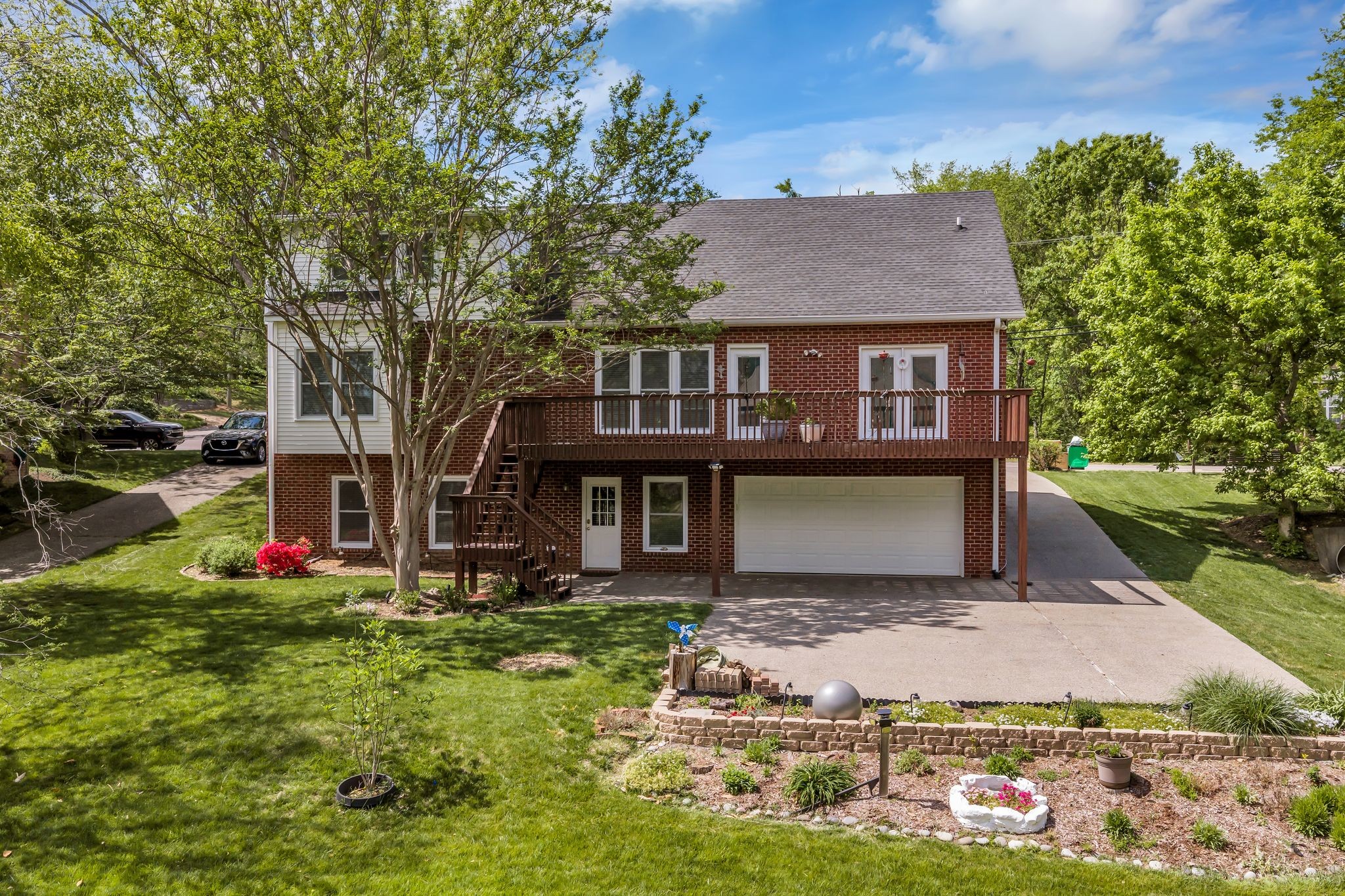 6904 Collinswood Dr E