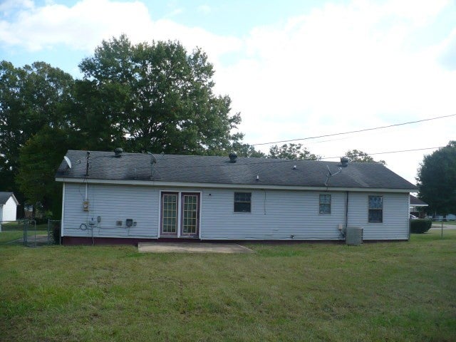 115 English St