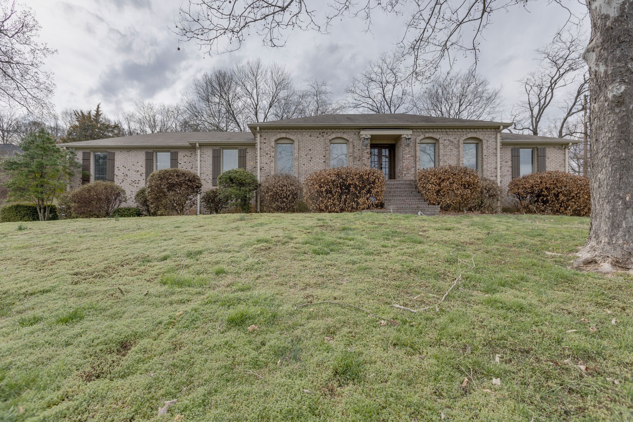 619 Granny White Pike