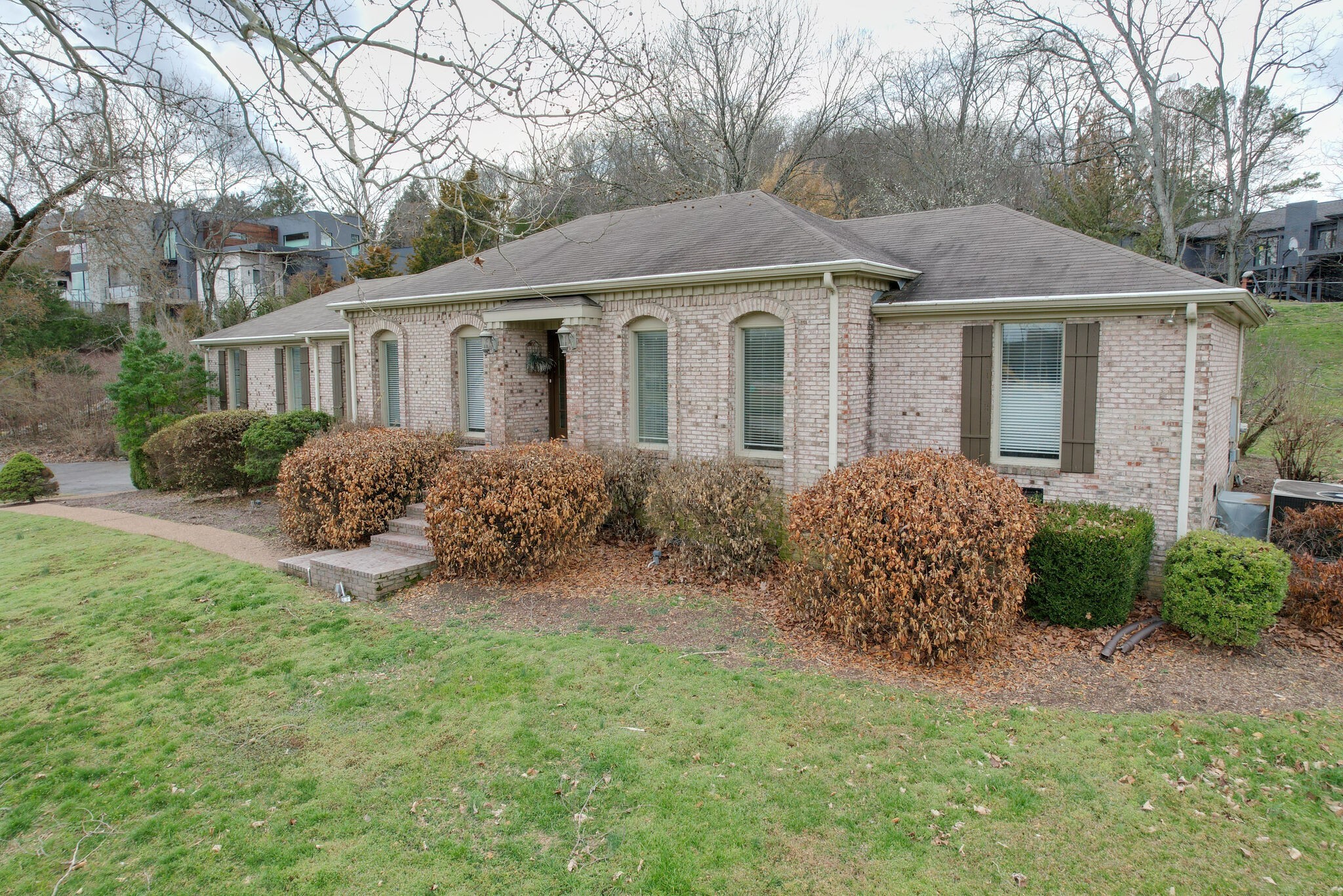 619 Granny White Pike