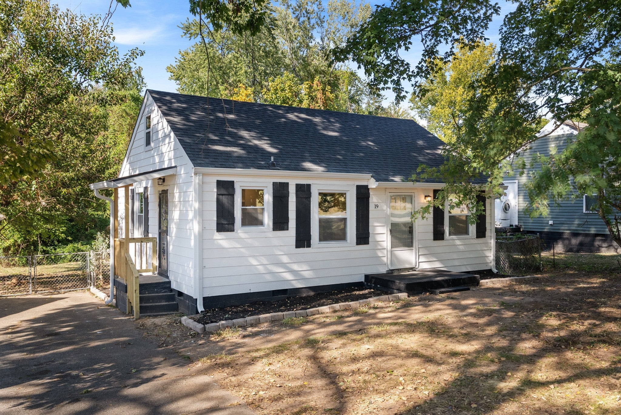 19 Maple St
