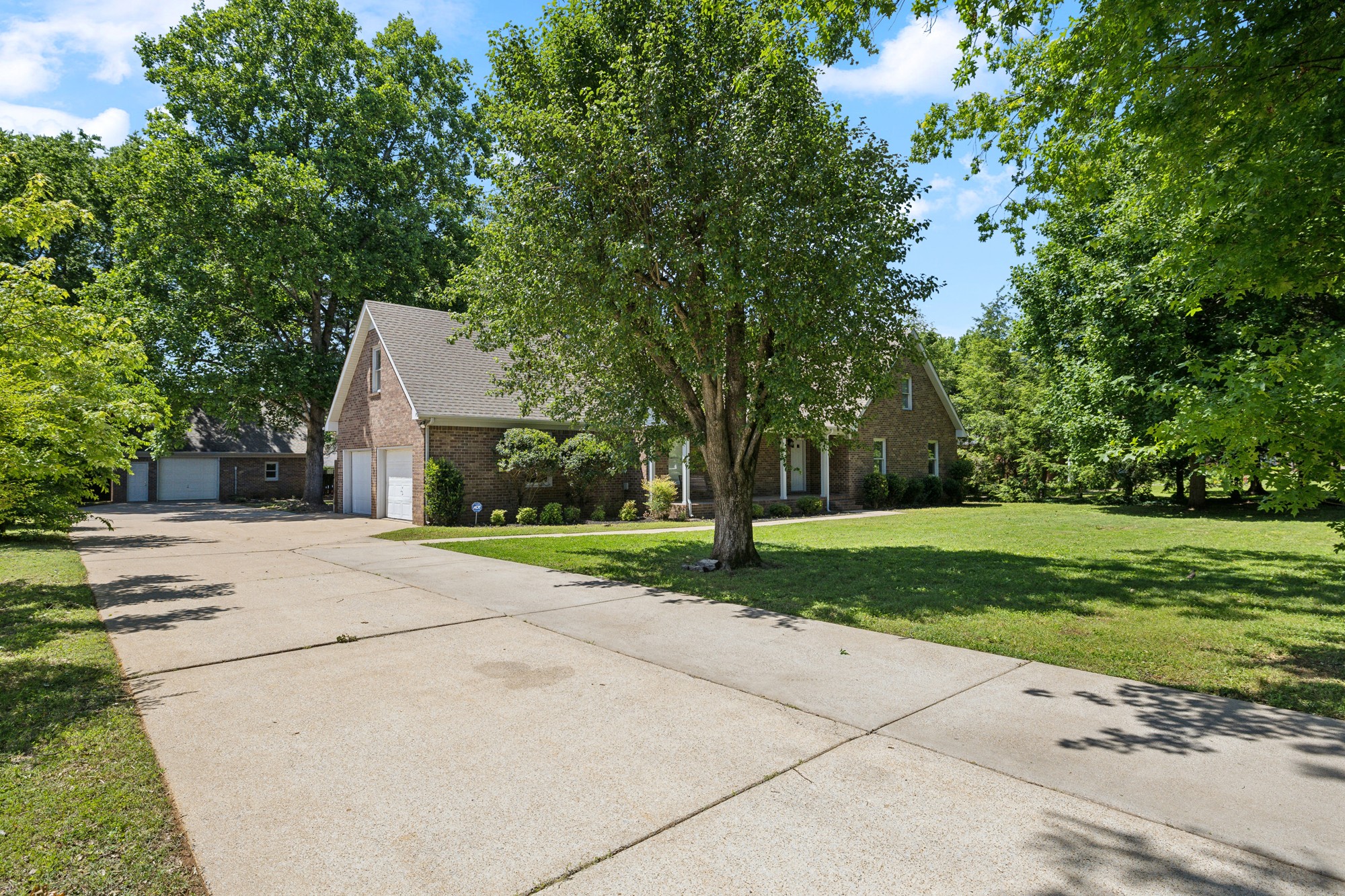 3031 Hartford Dr