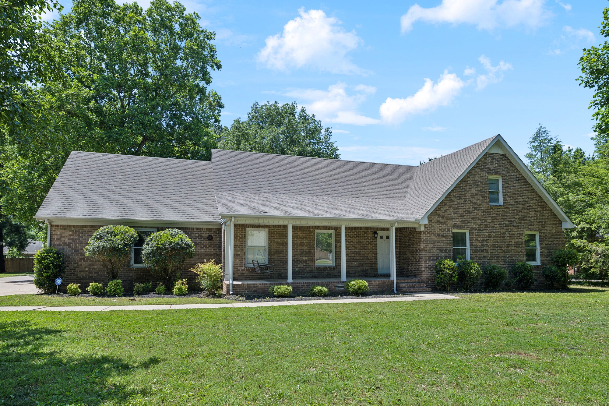 3031 Hartford Dr