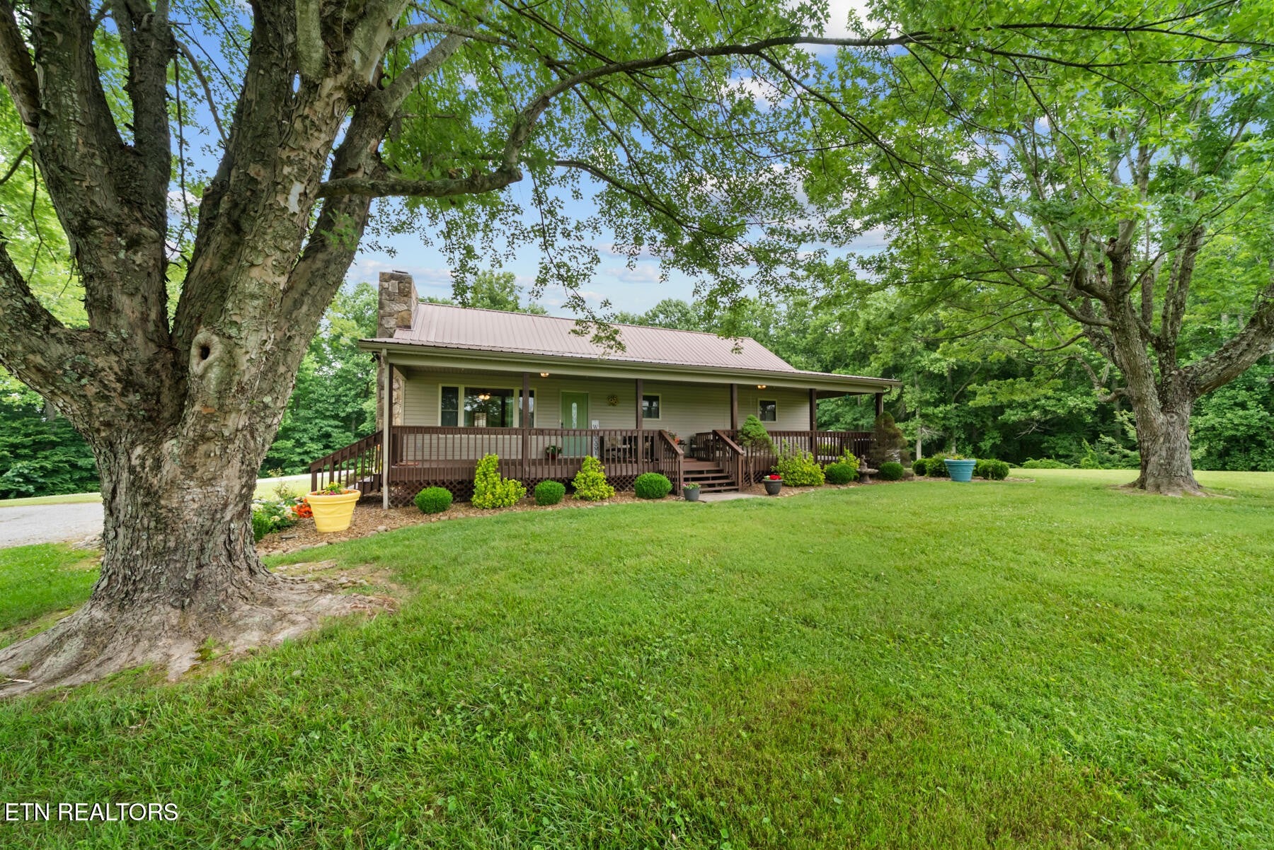 600 Dave Garrett Rd