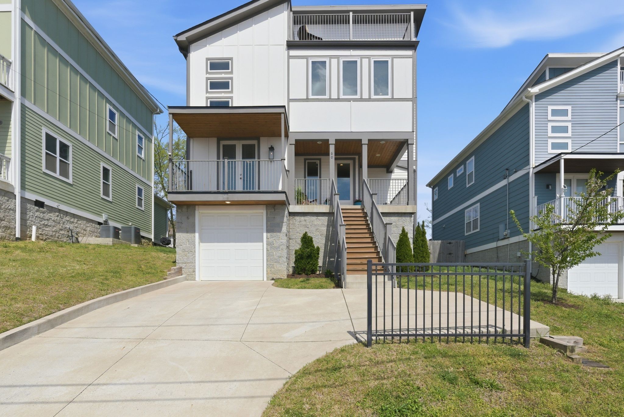60 Twin St