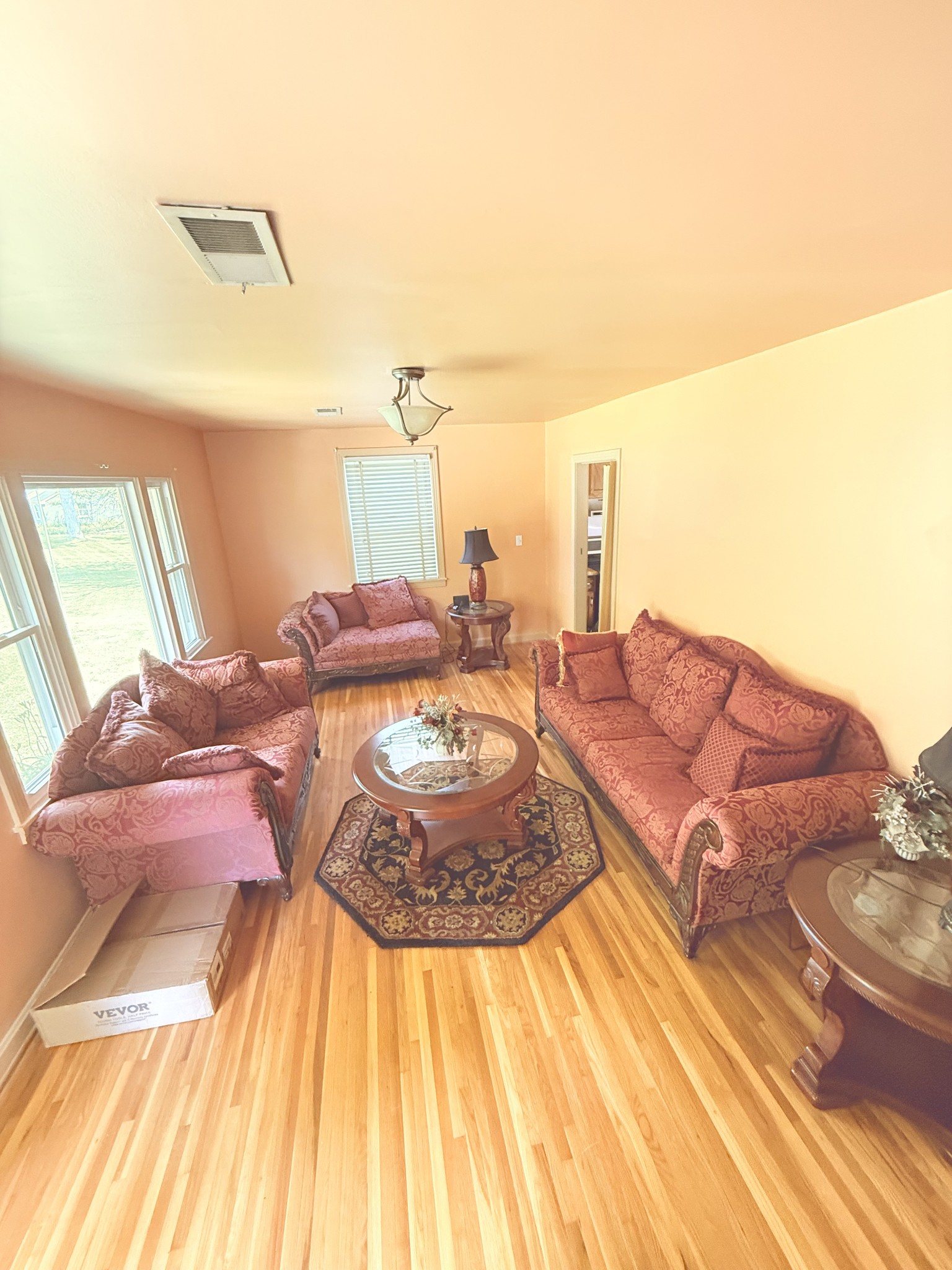 512 Vinson Dr