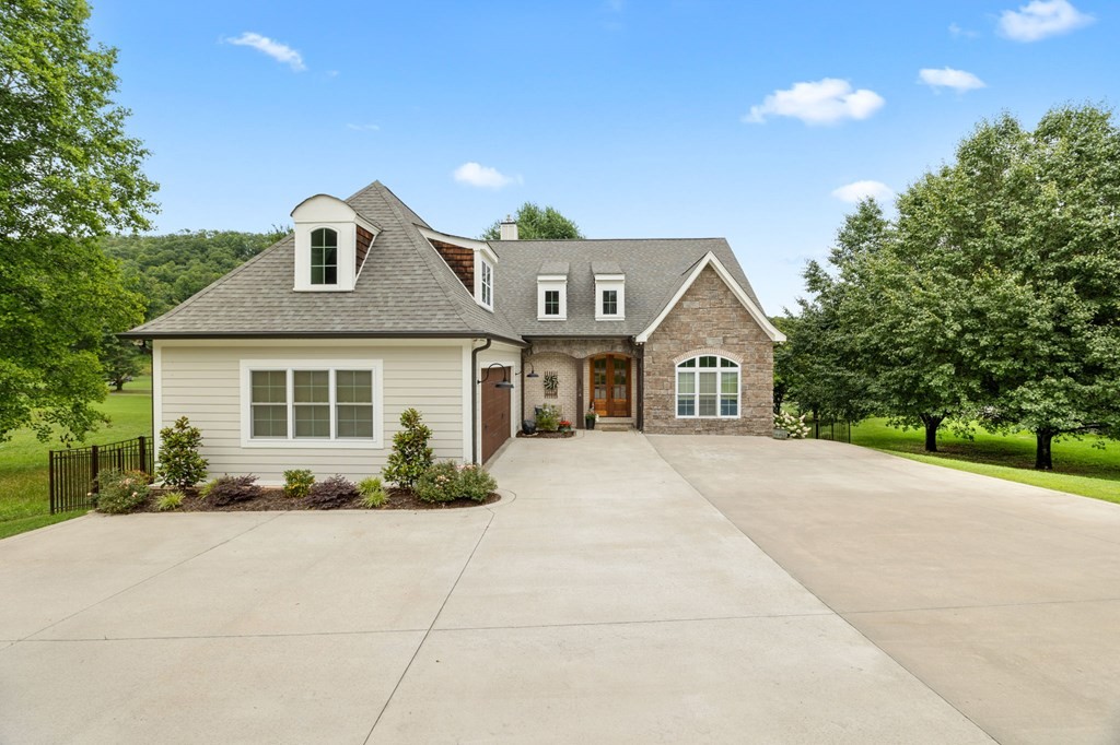 1671 Golf Ln
