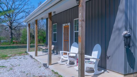 506 Church St White Bluff TN 37187