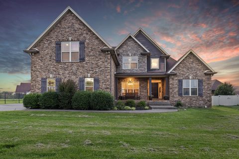 2222 London Ln Greenbrier TN 37073
