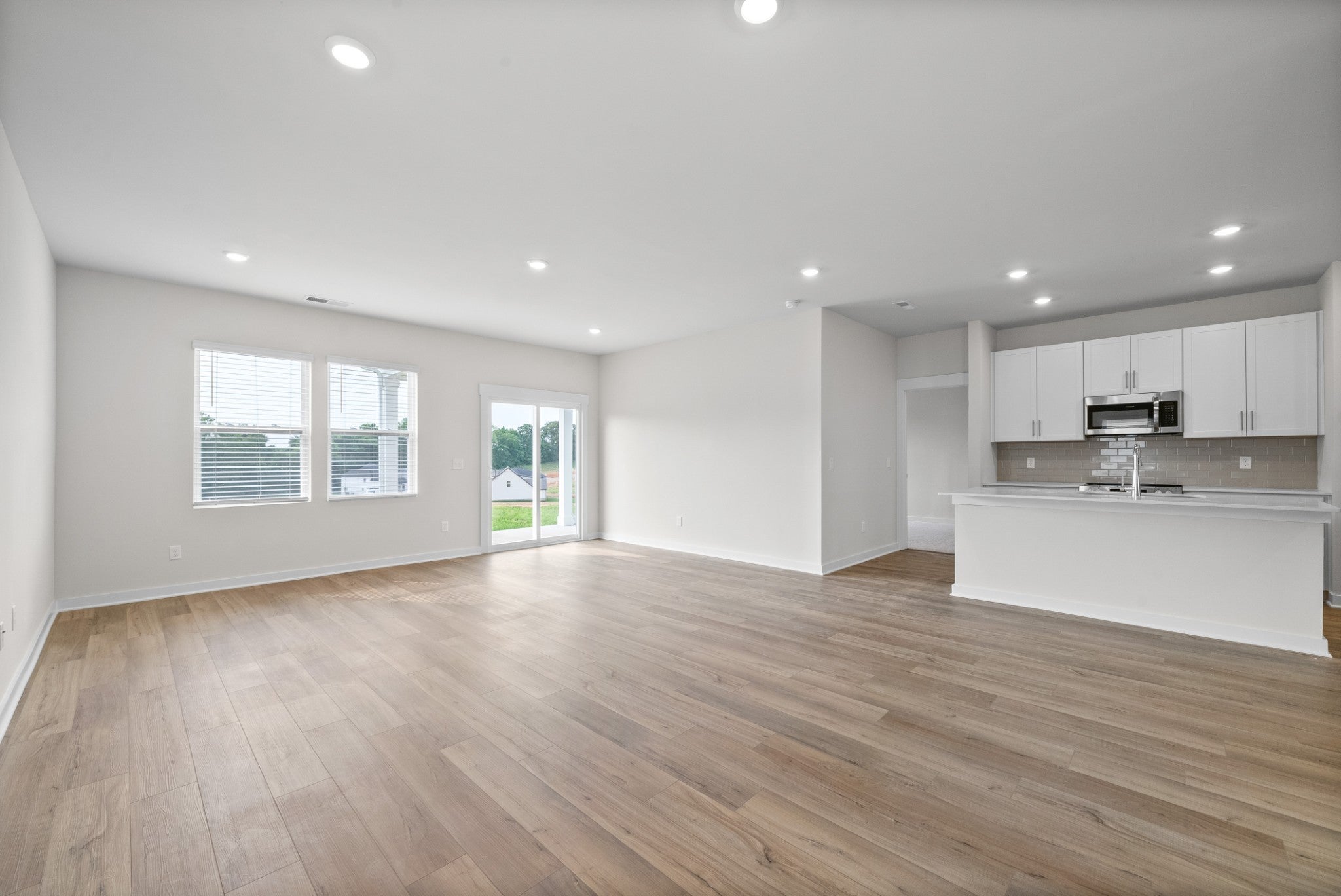 319 Lacewing Ln