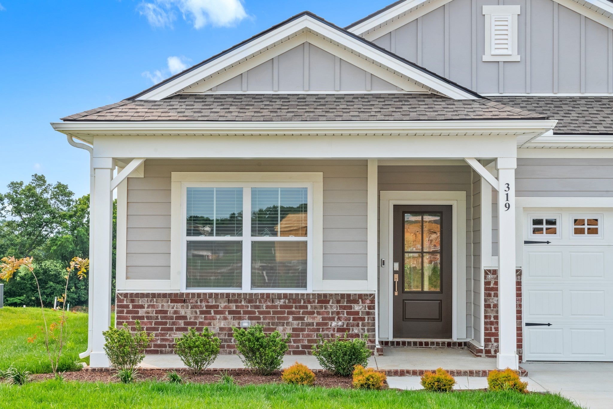 319 Lacewing Ln