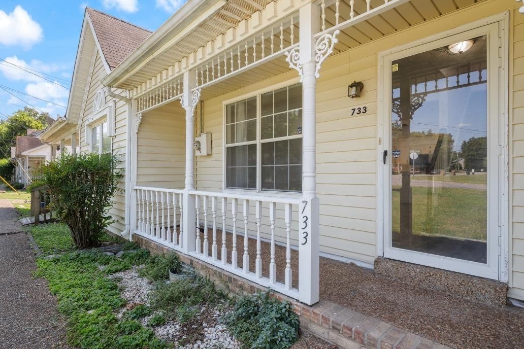 2-bed listing at 733 Lake Terrace Dr, Nashville