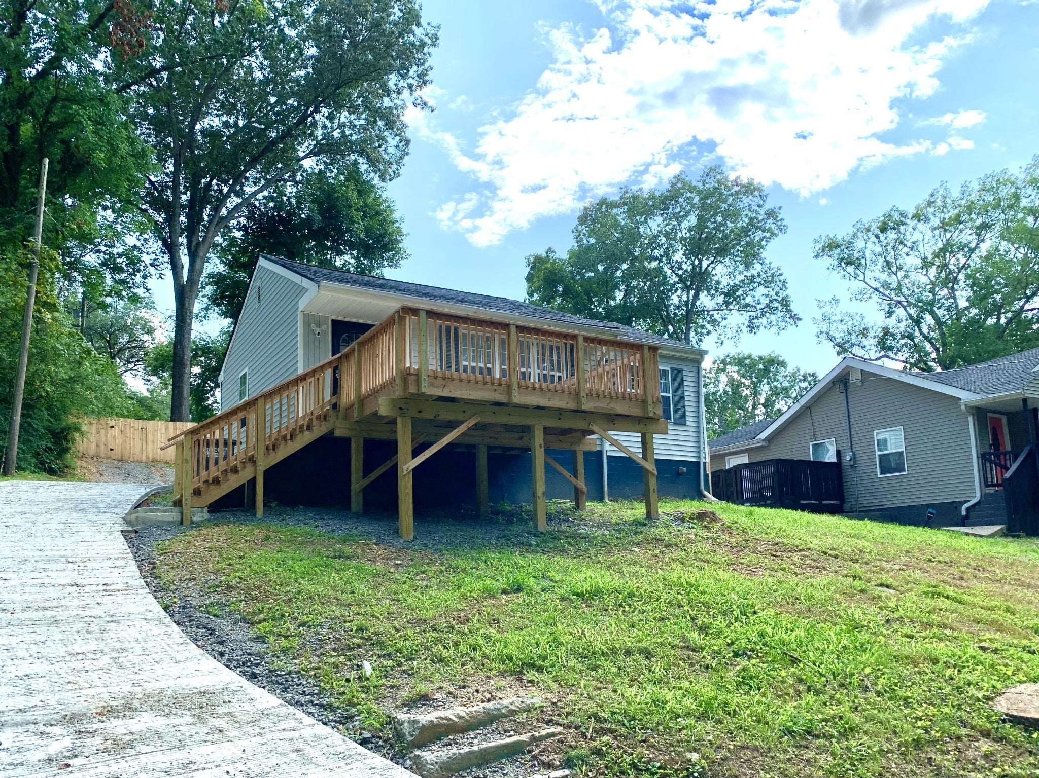 714 Woodlawn Dr