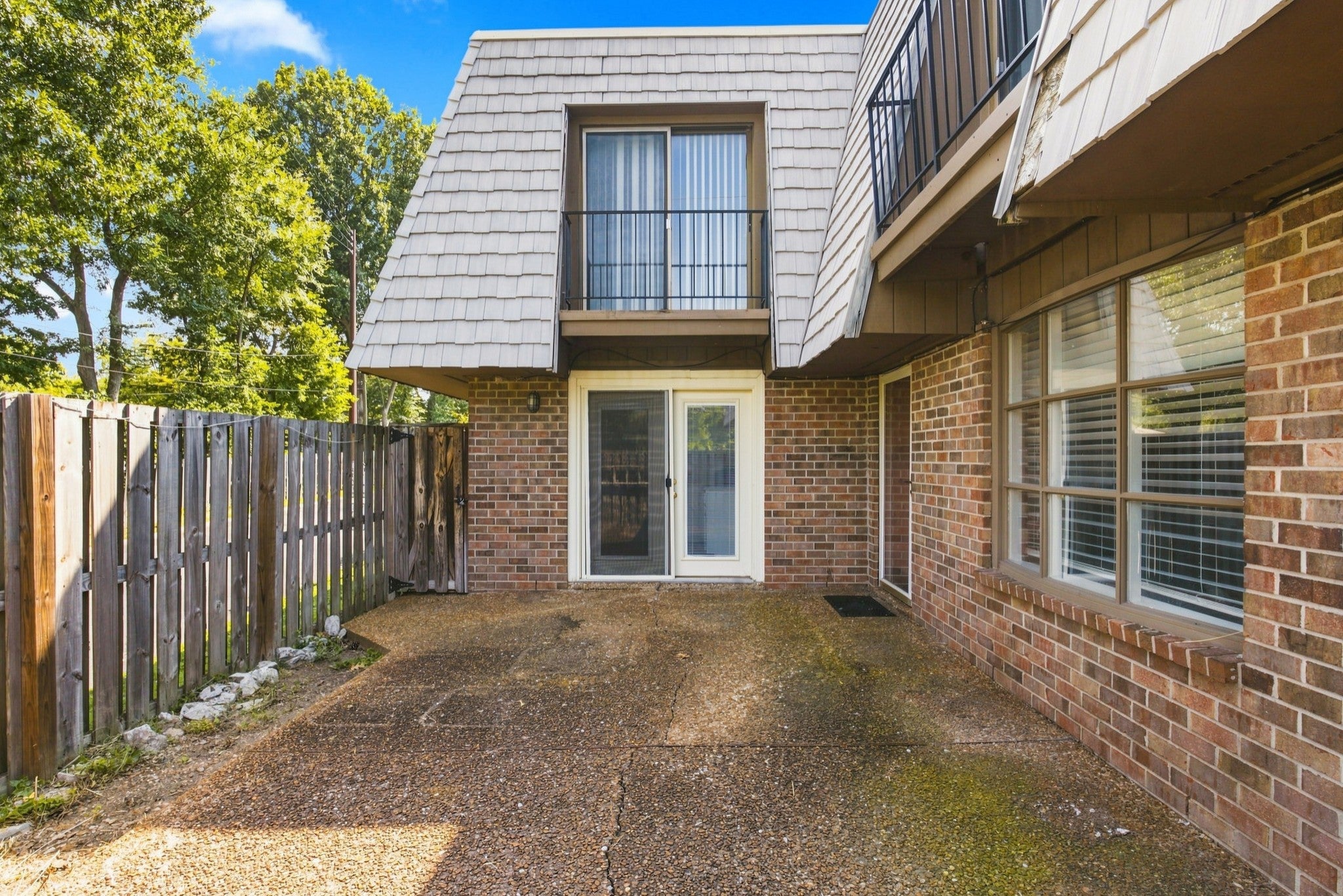 237 Cedarwood Ln