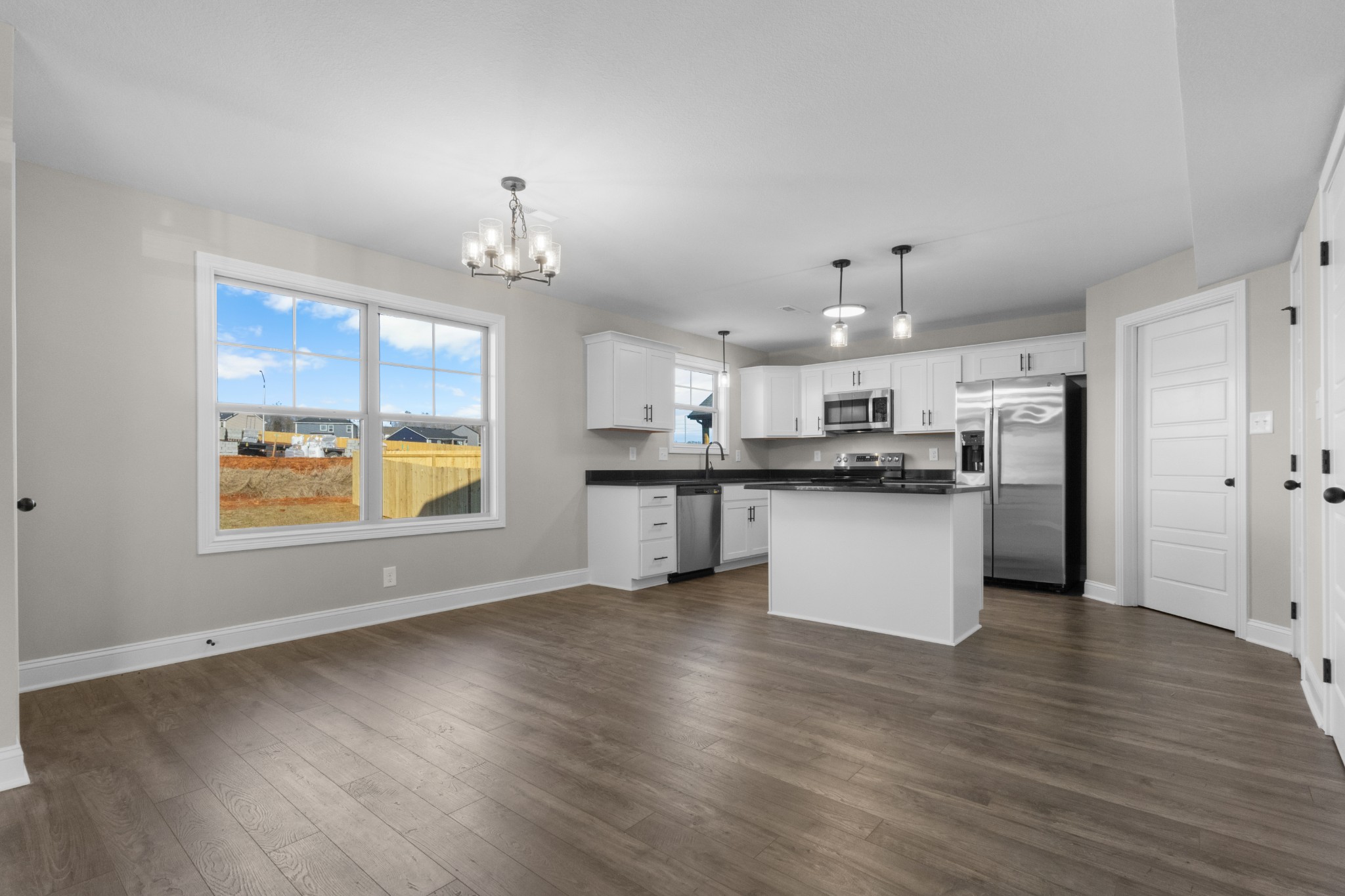 Clarksville, Tennessee 37043, United States, 3 Bedrooms Bedrooms, ,3 BathroomsBathrooms,Residential,Active,108526