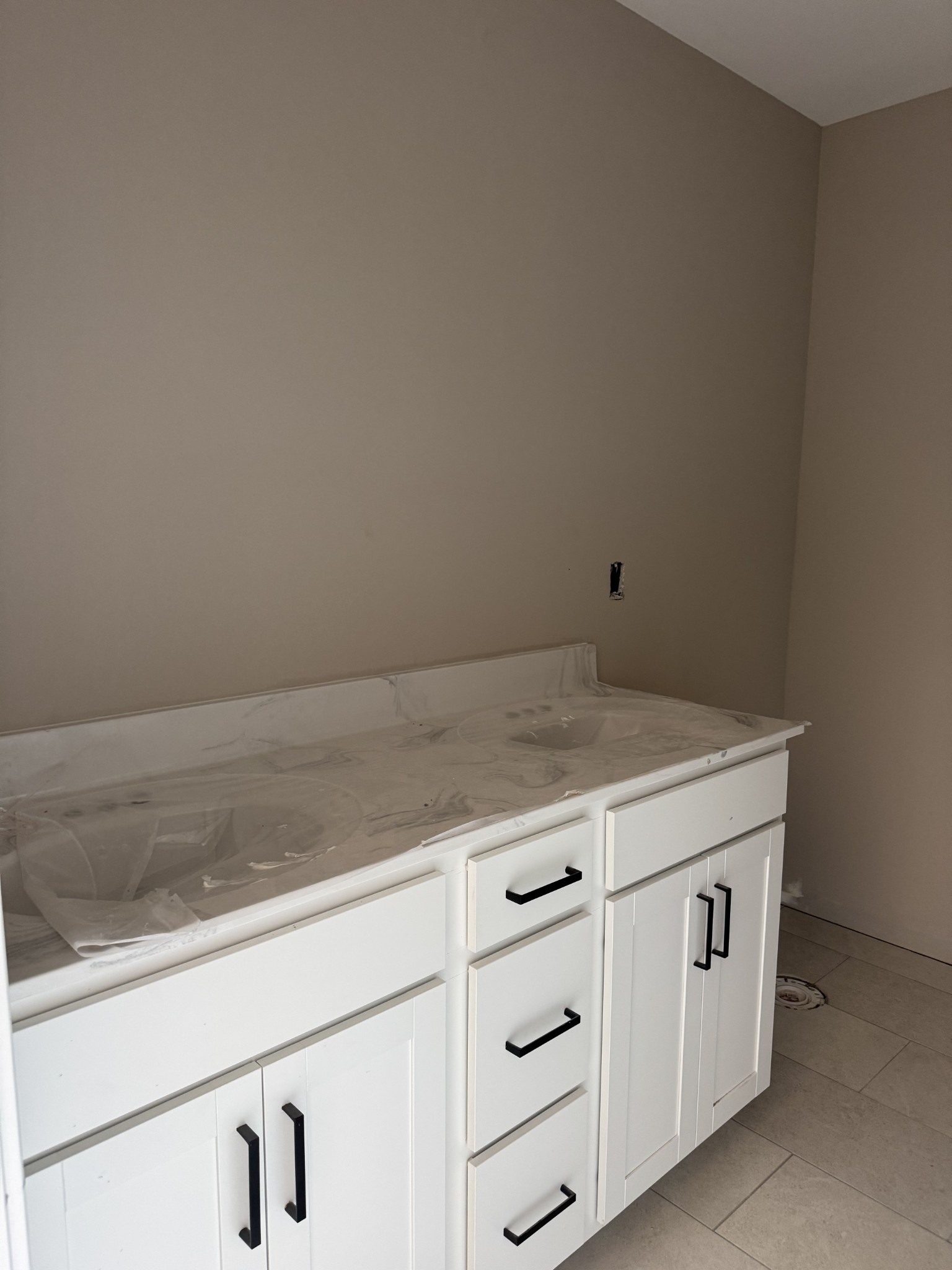 Clarksville, Tennessee 37043, United States, 3 Bedrooms Bedrooms, ,3 BathroomsBathrooms,Residential,Active,108526