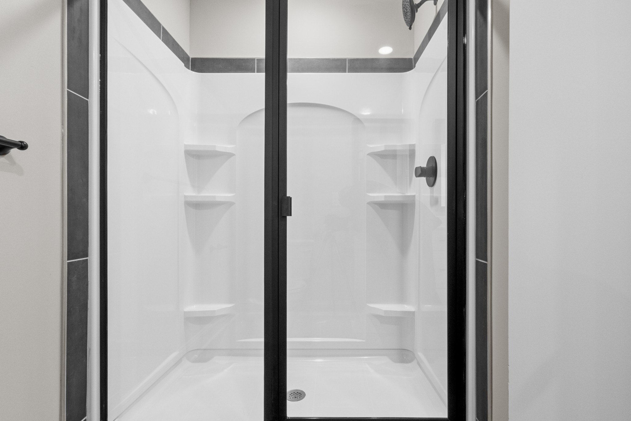 Clarksville, Tennessee 37043, United States, 3 Bedrooms Bedrooms, ,3 BathroomsBathrooms,Residential,Active,108526