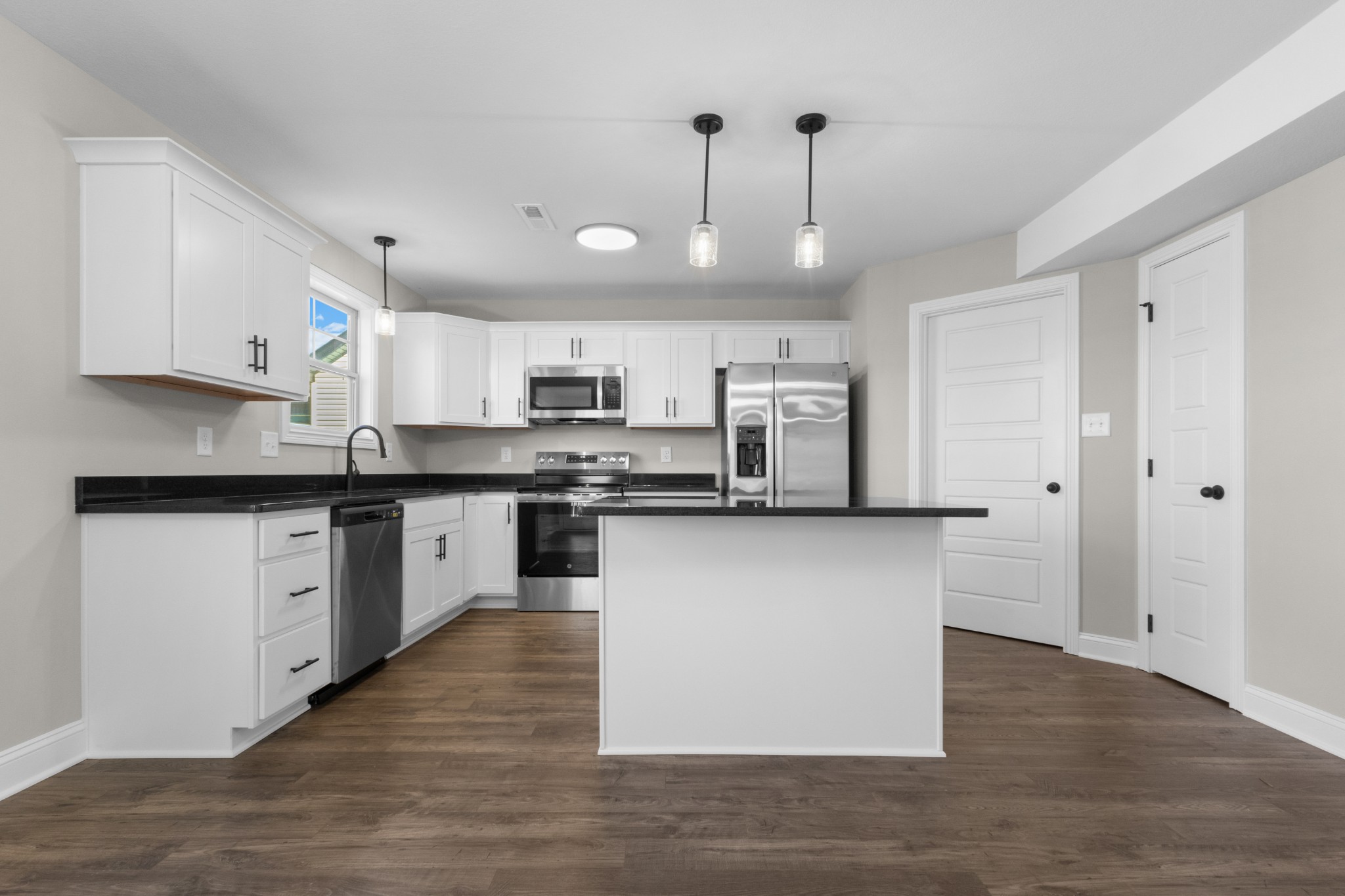 Clarksville, Tennessee 37043, United States, 3 Bedrooms Bedrooms, ,3 BathroomsBathrooms,Residential,Active,108526