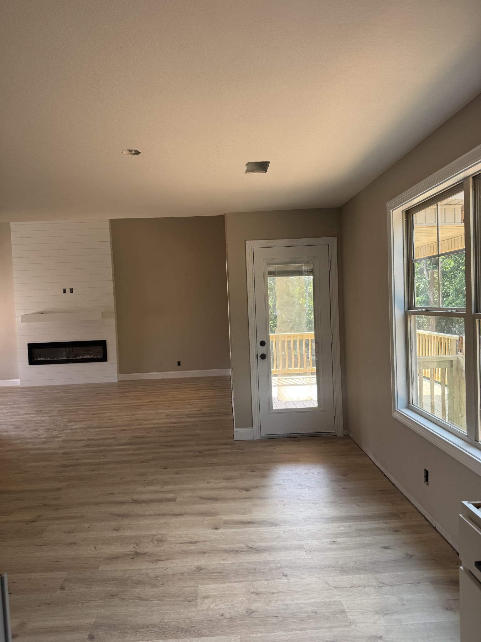 Clarksville, Tennessee 37043, United States, 3 Bedrooms Bedrooms, ,3 BathroomsBathrooms,Residential,Active,108526