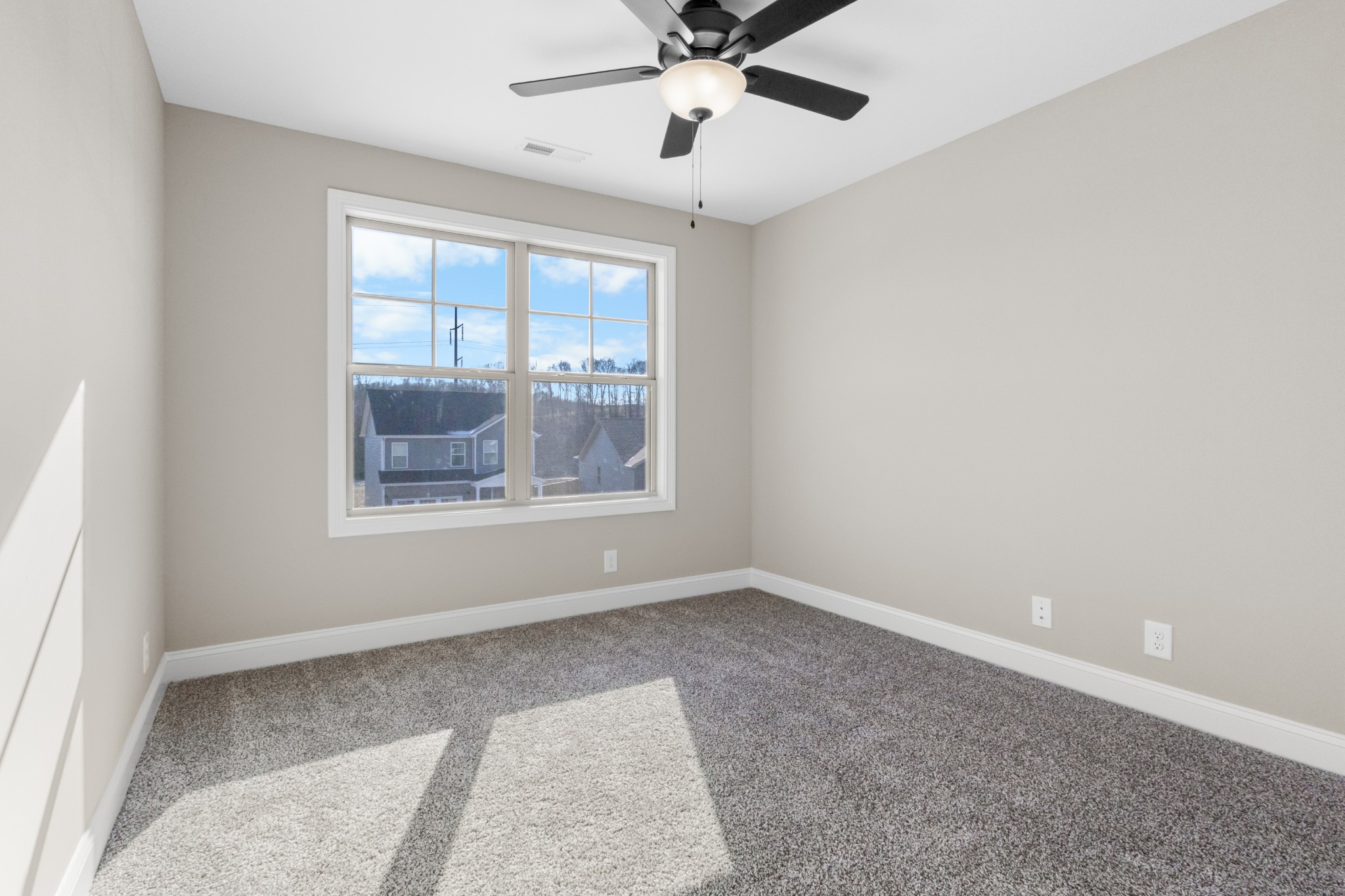 Clarksville, Tennessee 37043, United States, 3 Bedrooms Bedrooms, ,3 BathroomsBathrooms,Residential,Active,108526