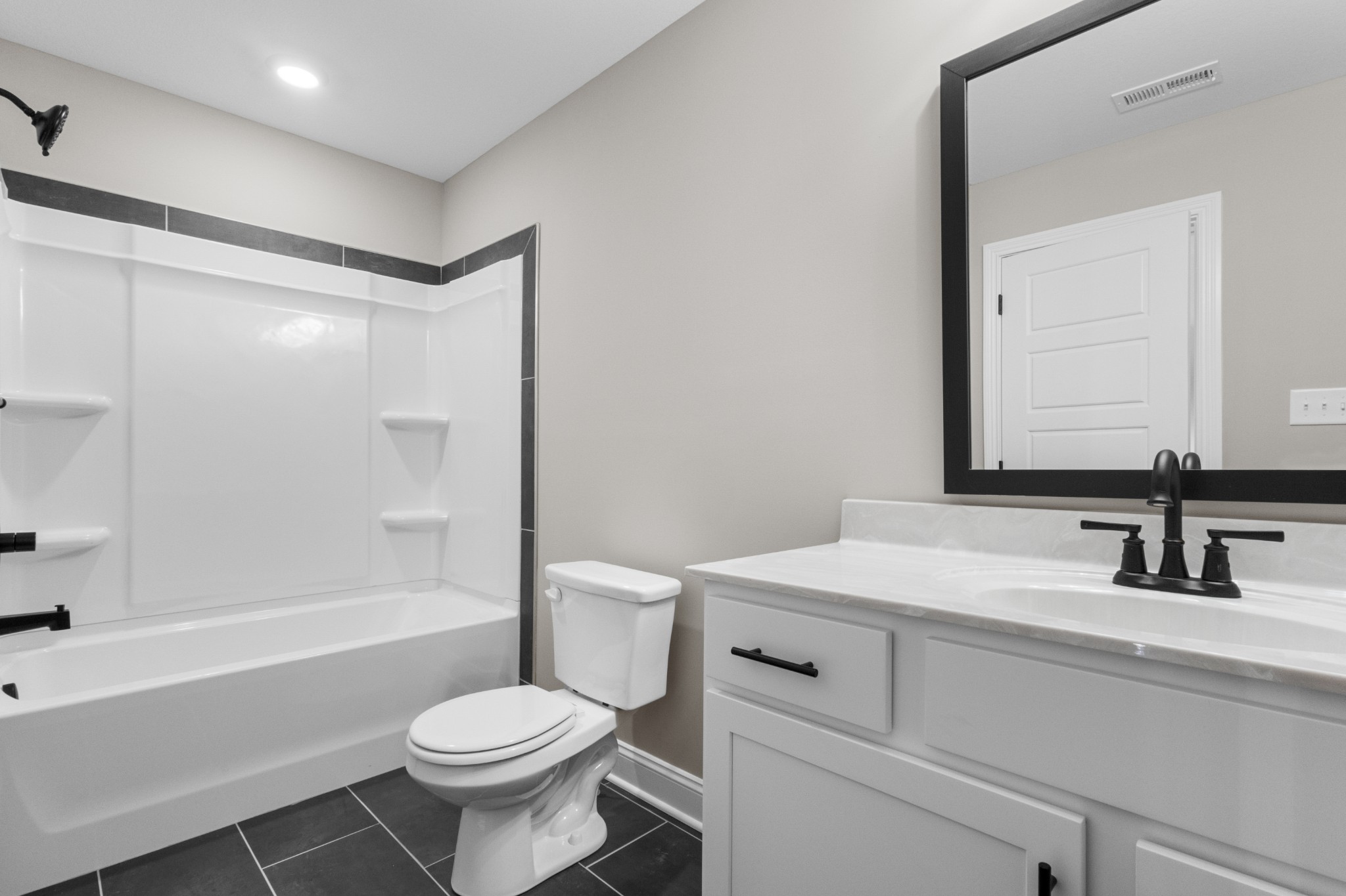 Clarksville, Tennessee 37043, United States, 3 Bedrooms Bedrooms, ,3 BathroomsBathrooms,Residential,Active,108526