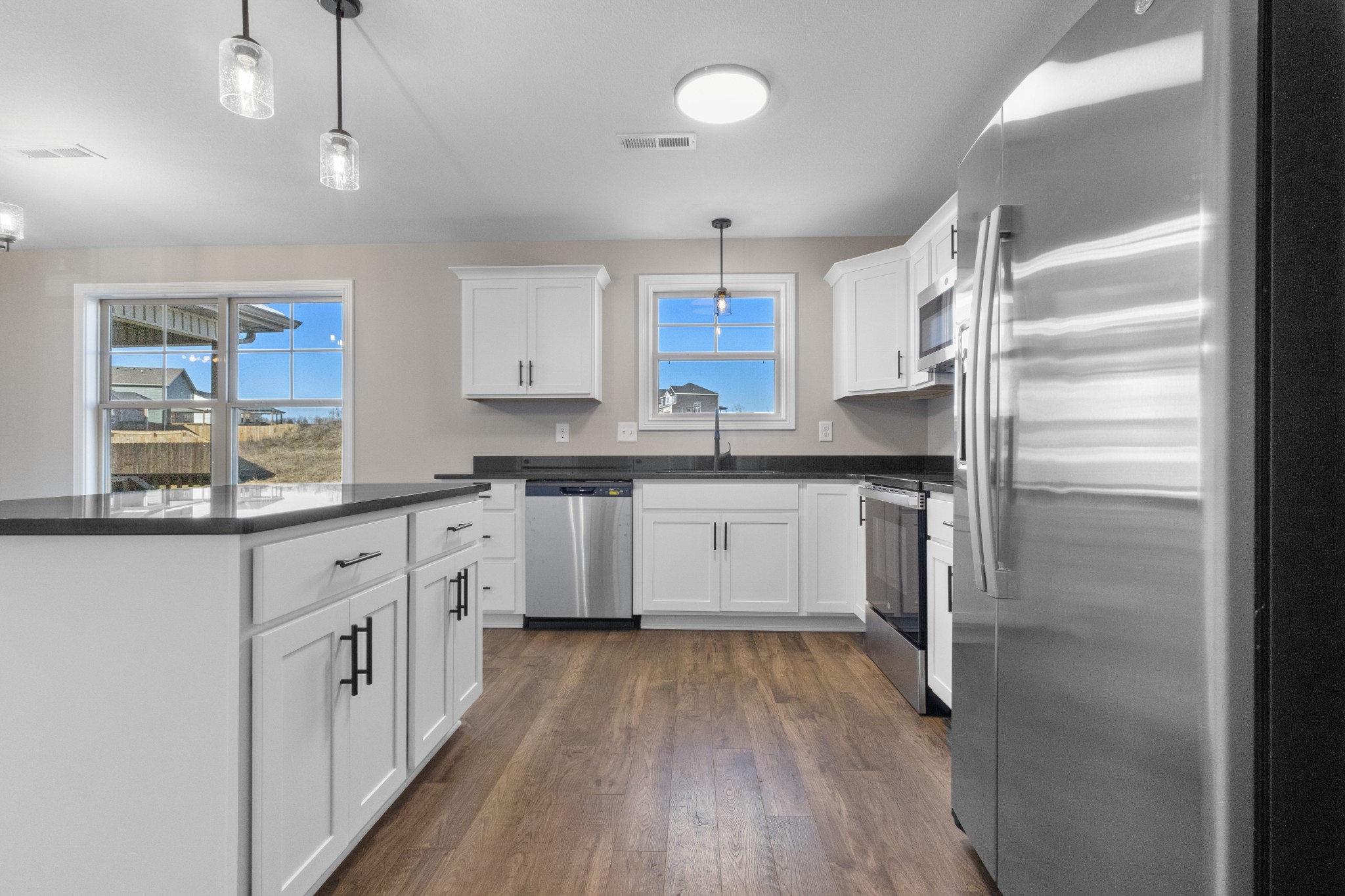 Clarksville, Tennessee 37043, United States, 3 Bedrooms Bedrooms, ,3 BathroomsBathrooms,Residential,Active,108526