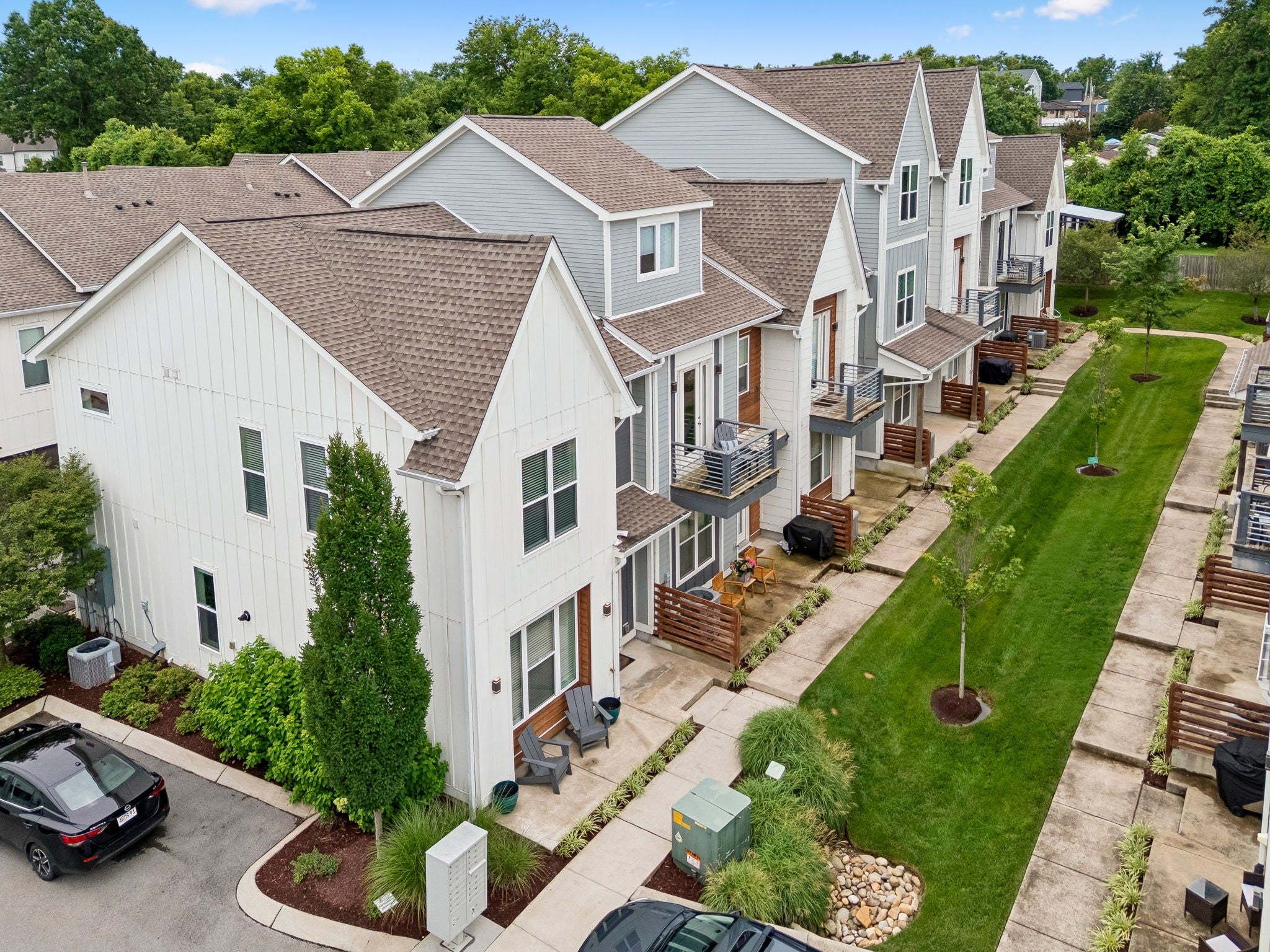 700 James Ave 28