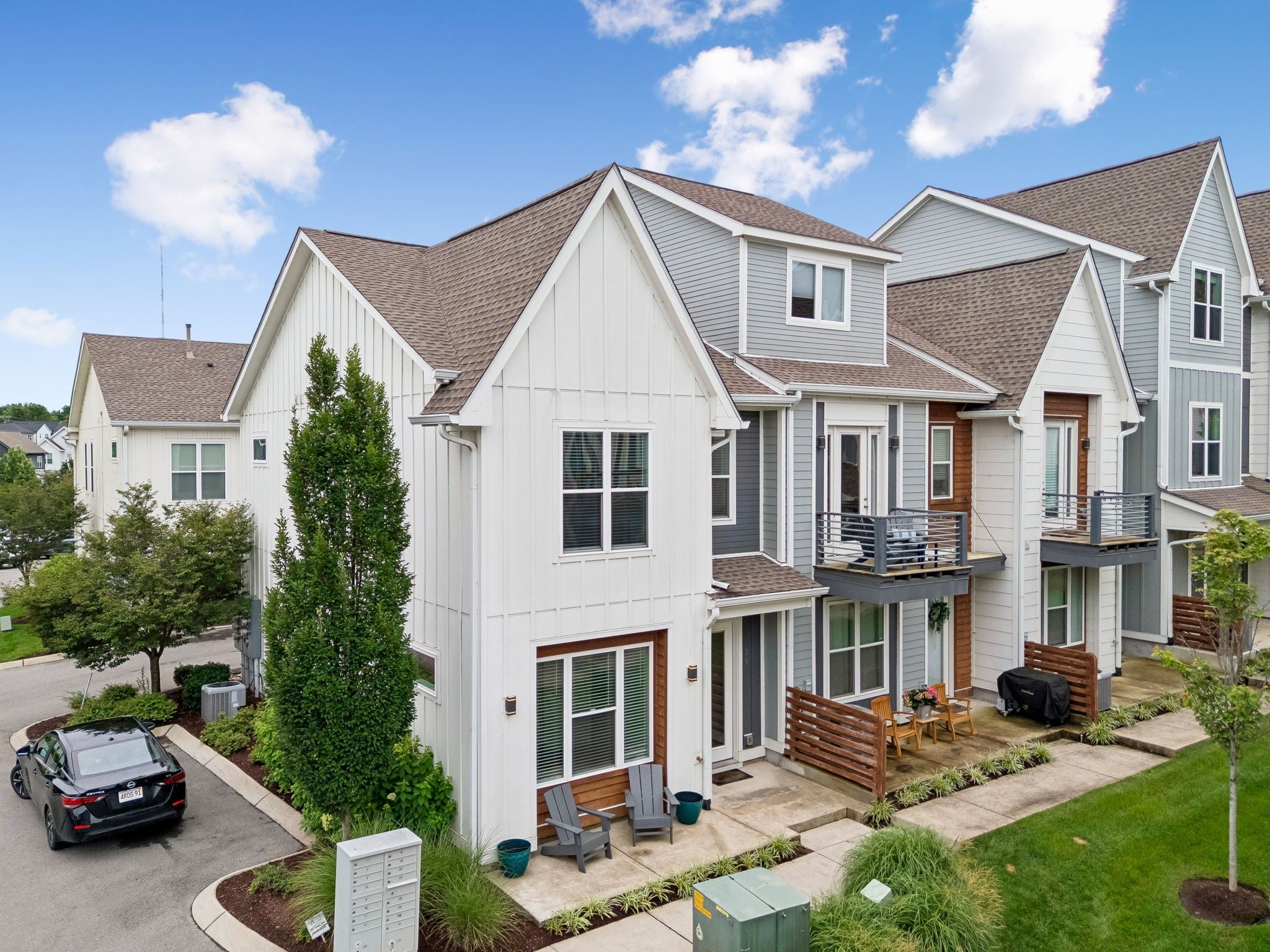 700 James Ave 28