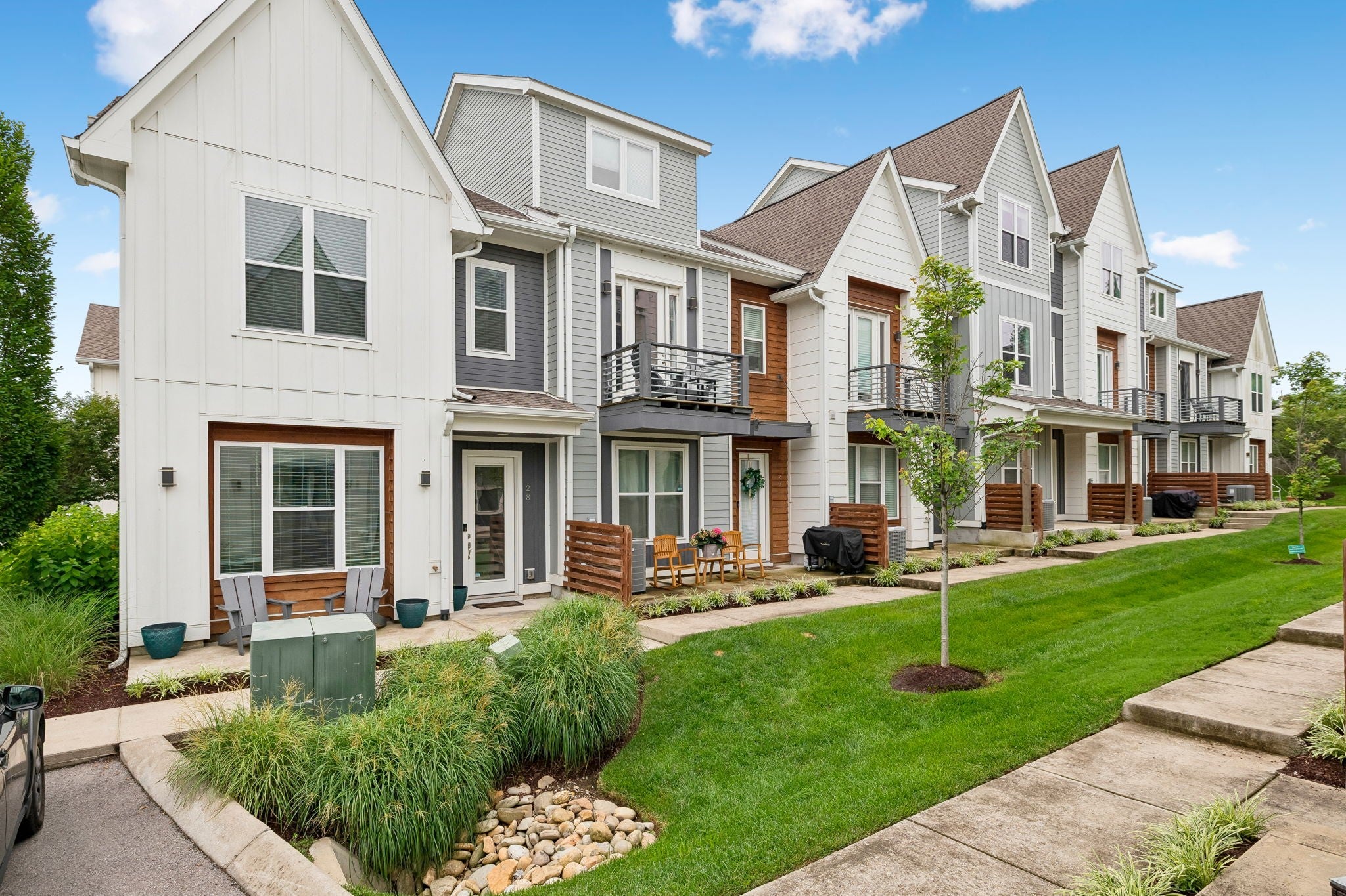 700 James Ave 28