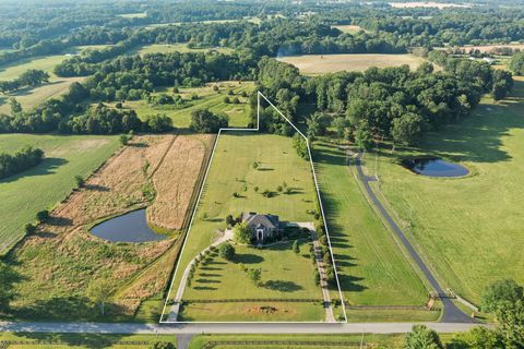 8288 Guthrie Rd Cross Plains TN 37049