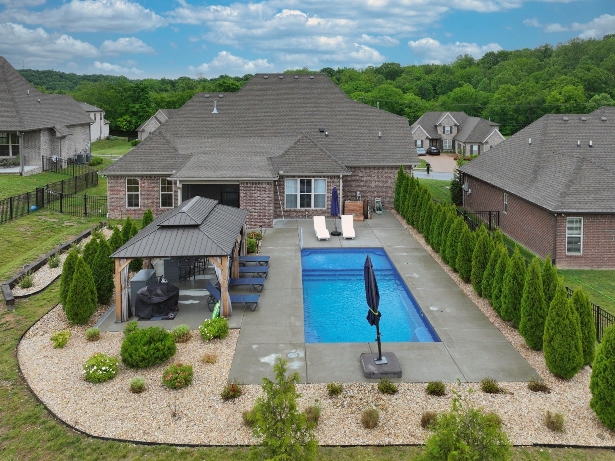 963 Luxborough Dr