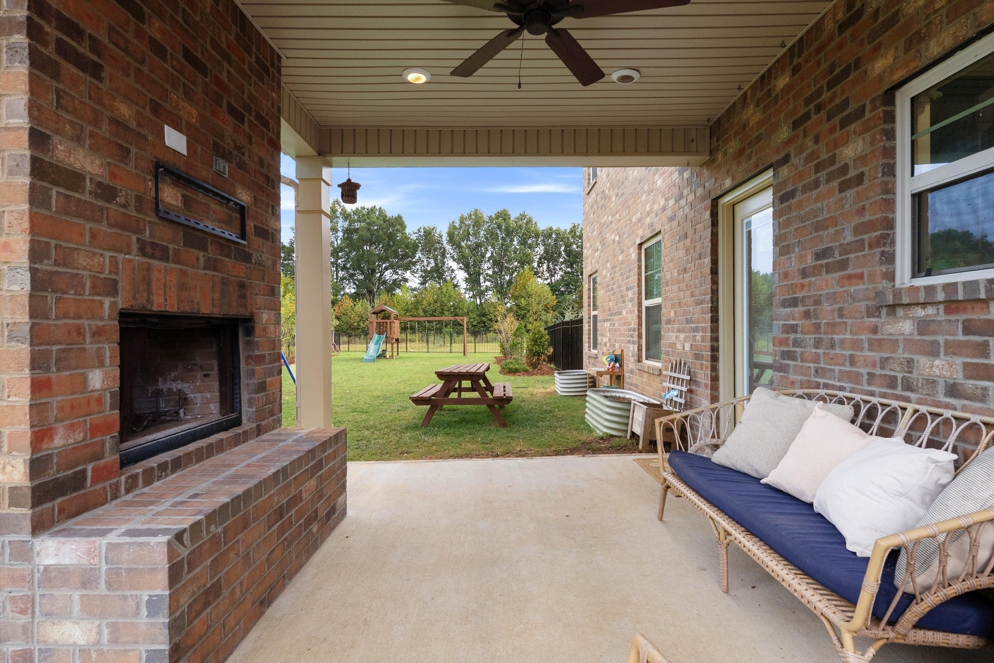611 Hawkeye Ct