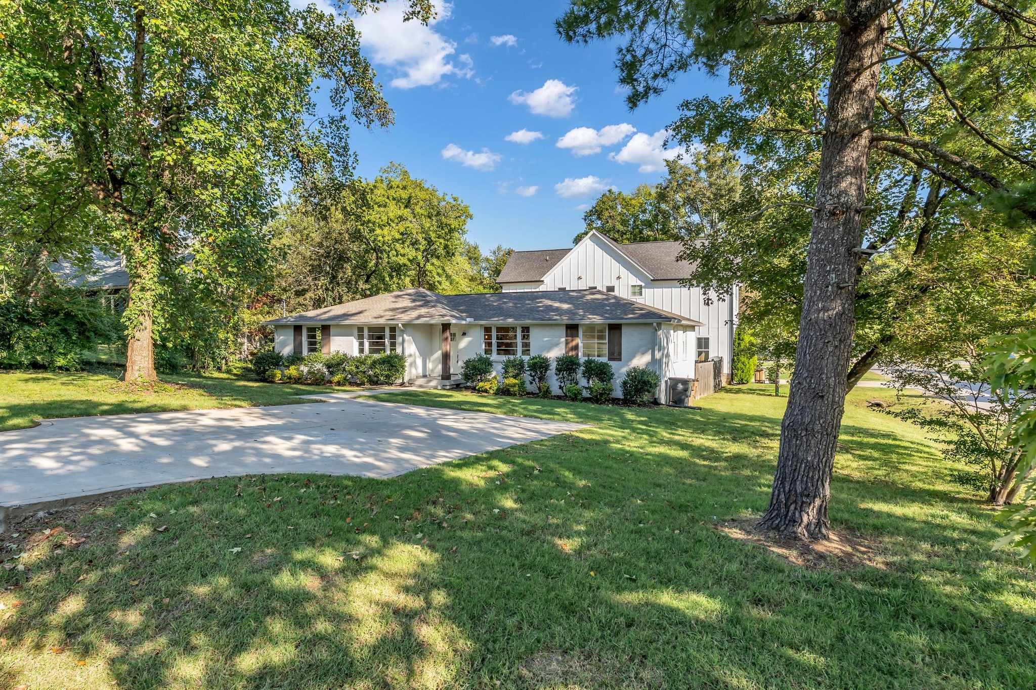 1100 Grandview Dr