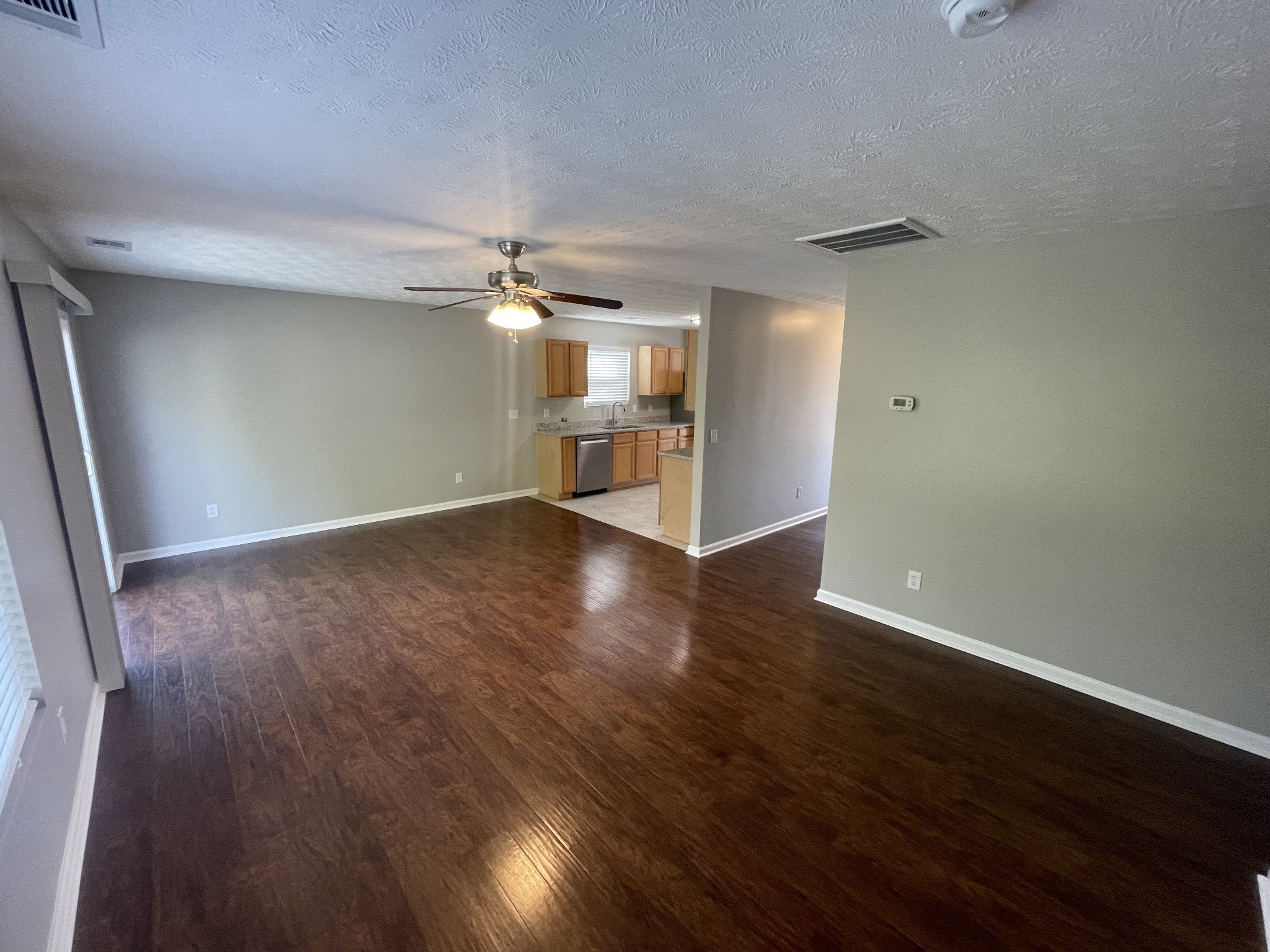 2872 Creekbend Dr