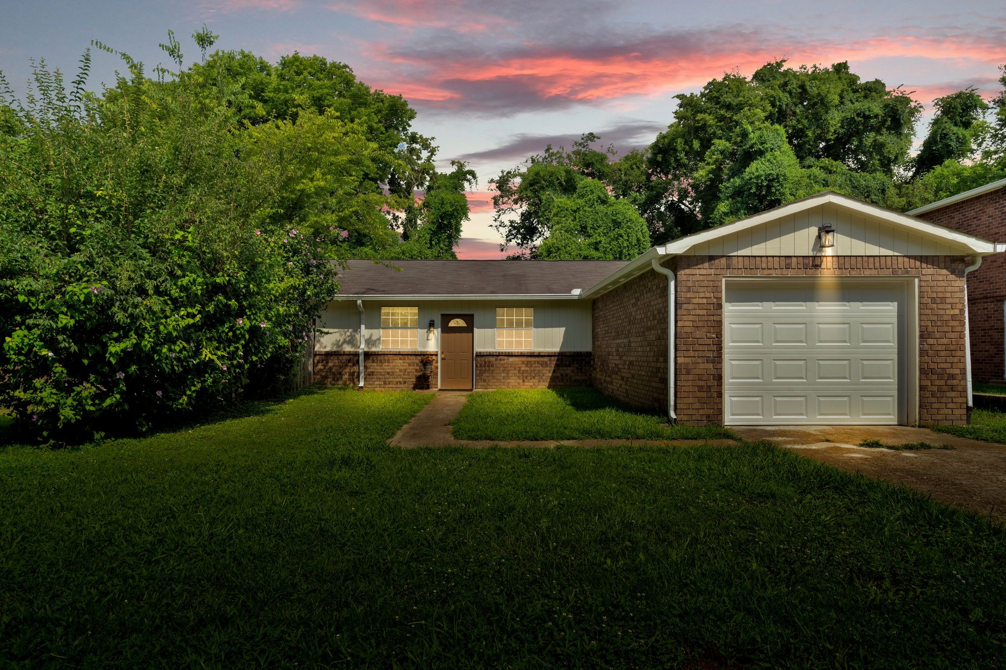 1434 E Cedar Ln