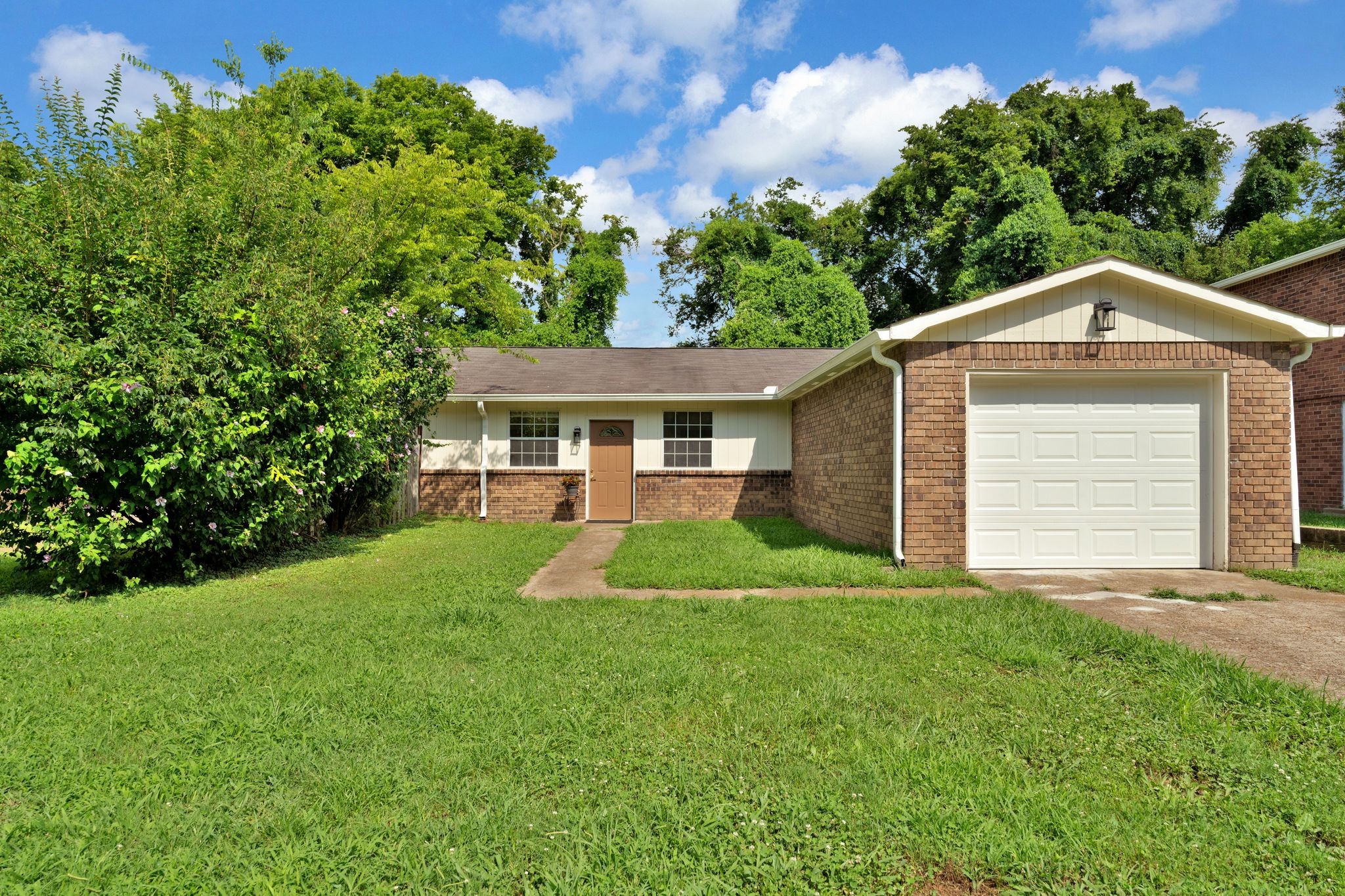 1434 E Cedar Ln