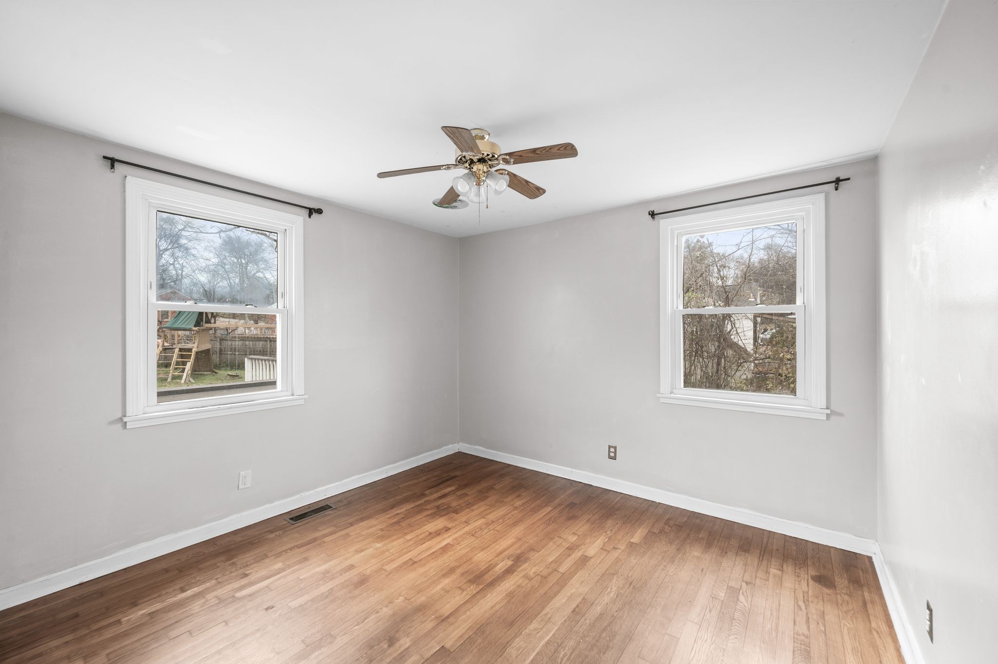 Nashville, Tennessee 37211, United States, 3 Bedrooms Bedrooms, ,2 BathroomsBathrooms,Residential,Active,256812