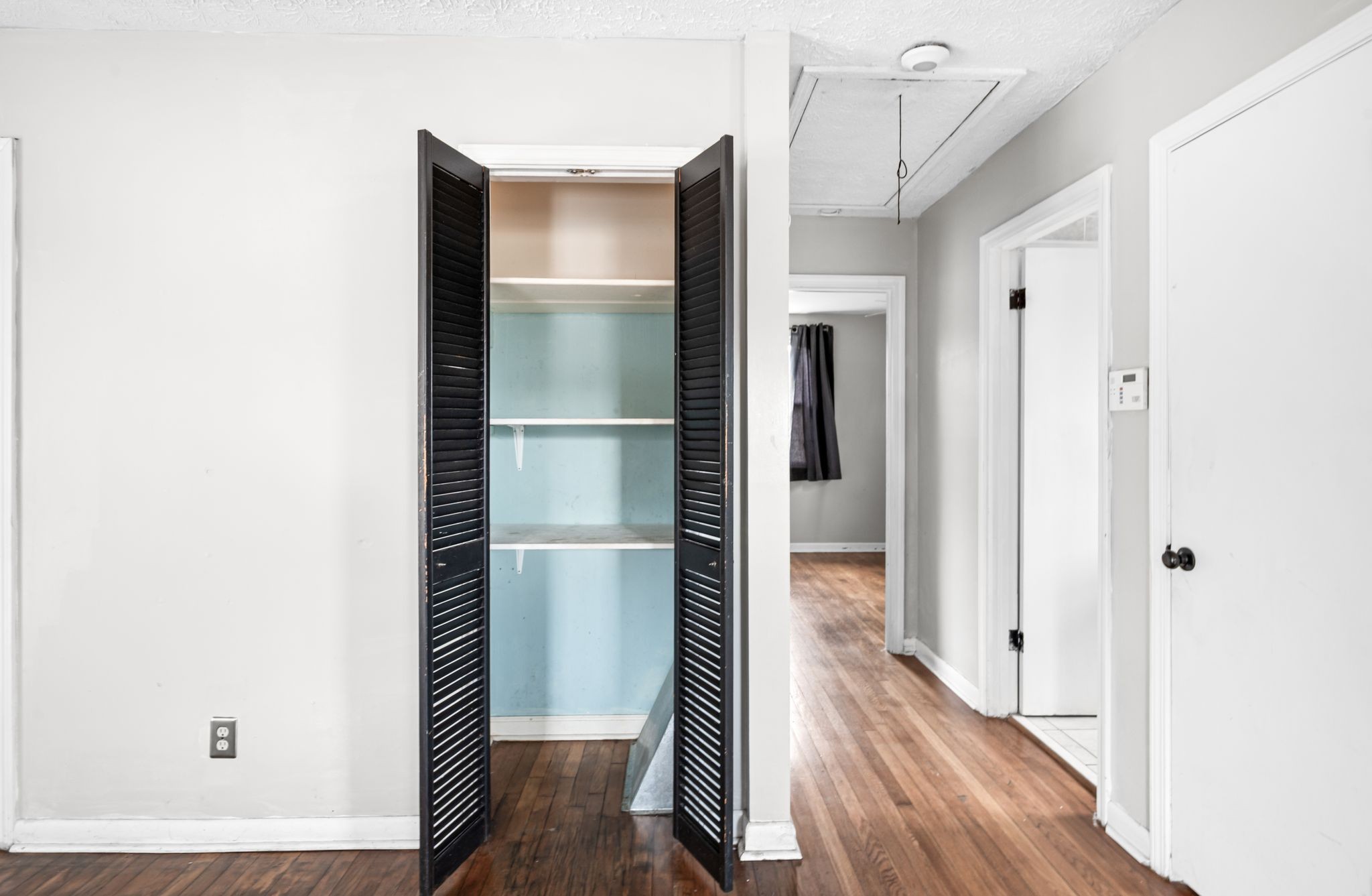 Nashville, Tennessee 37211, United States, 3 Bedrooms Bedrooms, ,2 BathroomsBathrooms,Residential,Active,256812