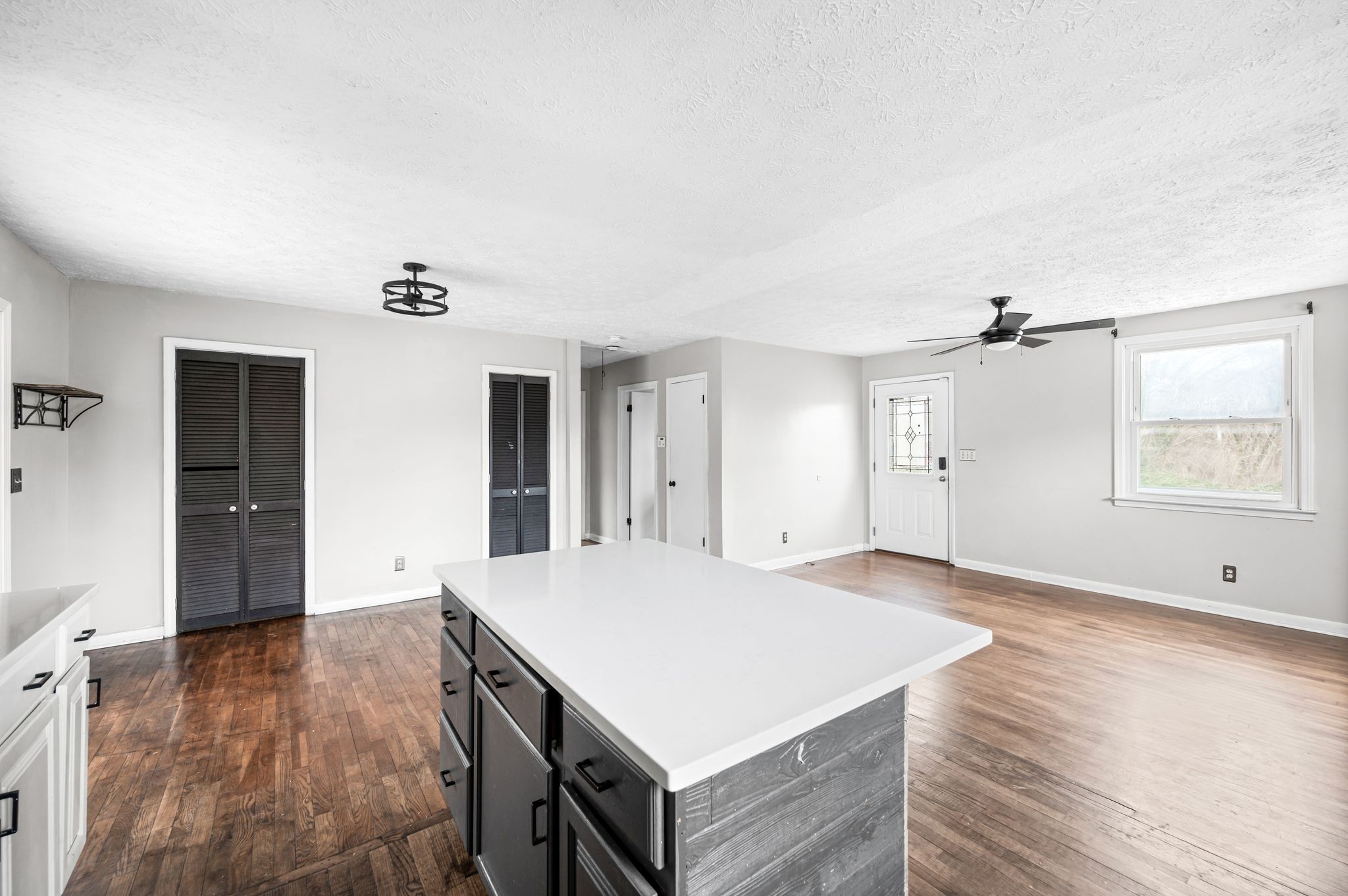 Nashville, Tennessee 37211, United States, 3 Bedrooms Bedrooms, ,2 BathroomsBathrooms,Residential,Active,256812