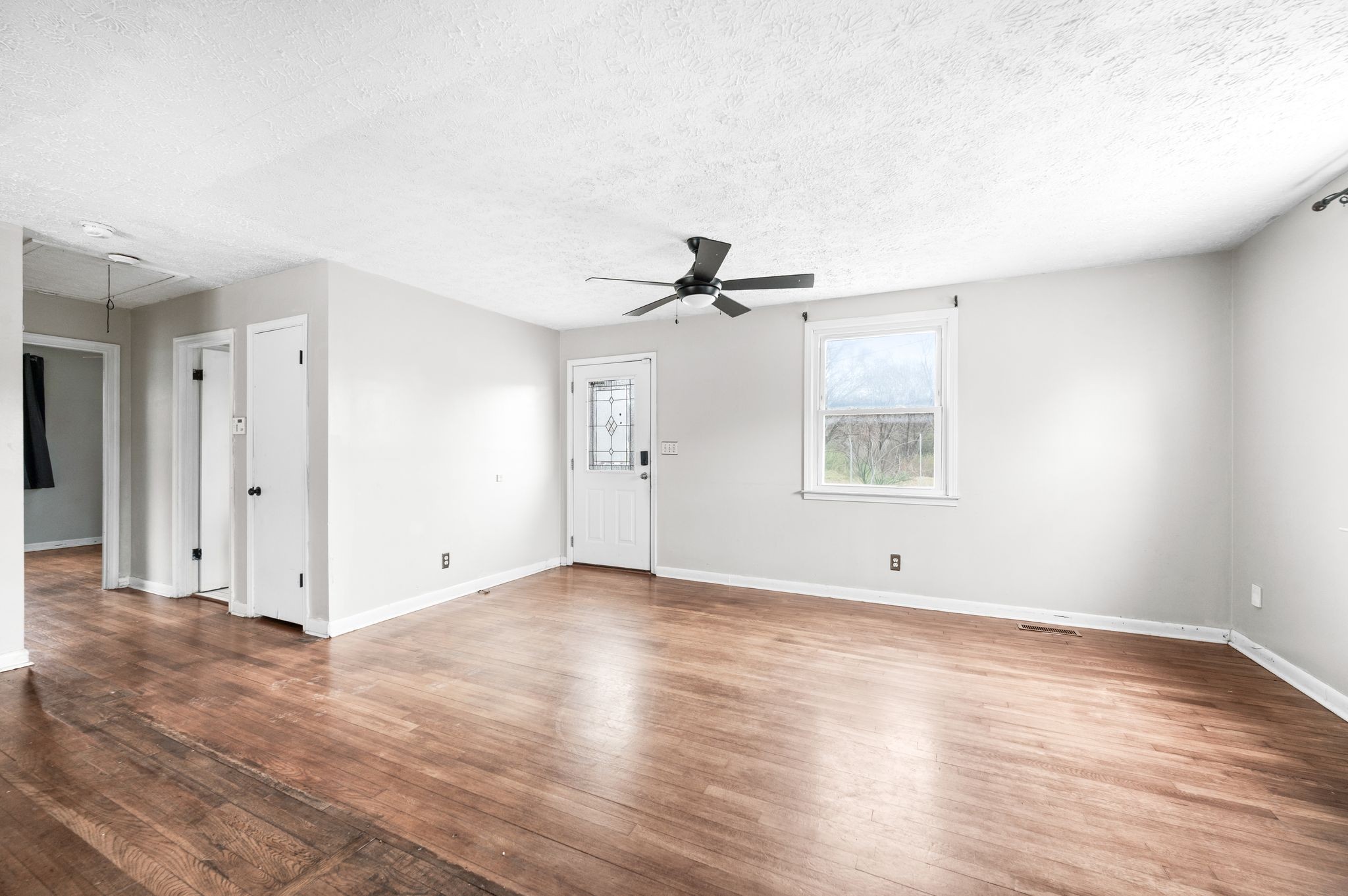 Nashville, Tennessee 37211, United States, 3 Bedrooms Bedrooms, ,2 BathroomsBathrooms,Residential,Active,256812