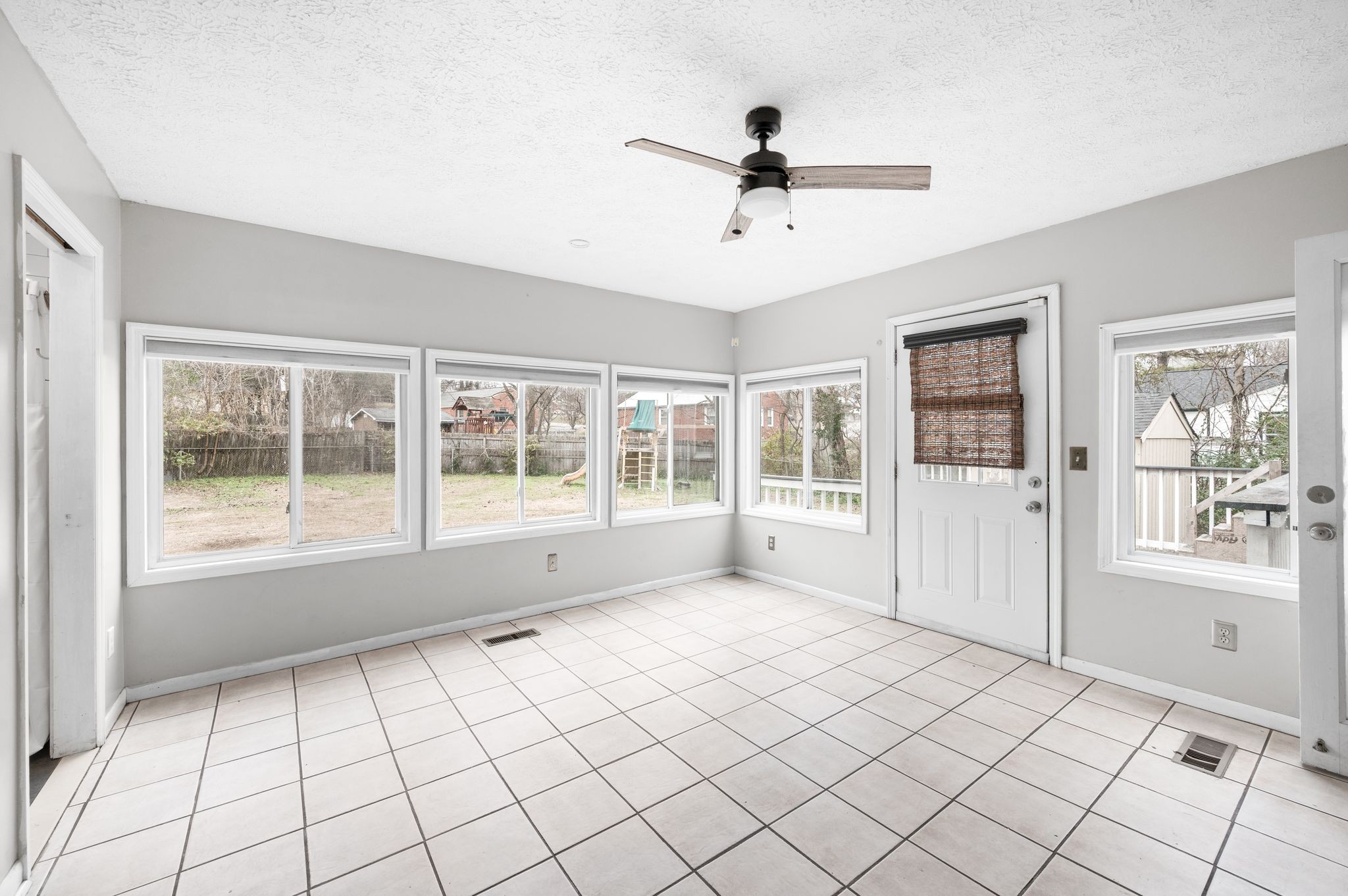 Nashville, Tennessee 37211, United States, 3 Bedrooms Bedrooms, ,2 BathroomsBathrooms,Residential,Active,256812