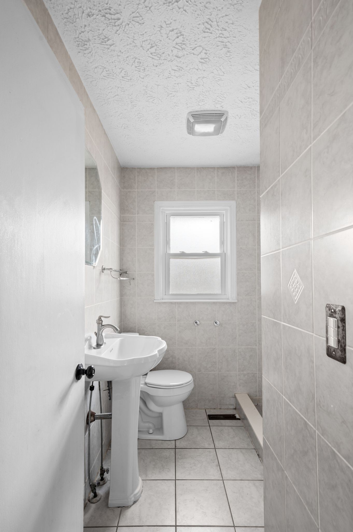 Nashville, Tennessee 37211, United States, 3 Bedrooms Bedrooms, ,2 BathroomsBathrooms,Residential,Active,256812