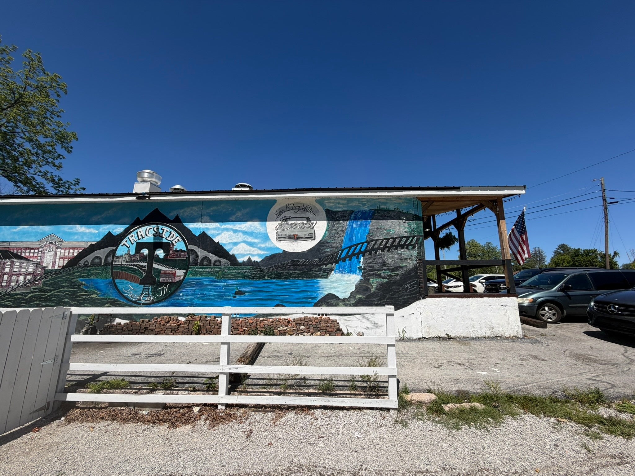 327 Railroad Ave
