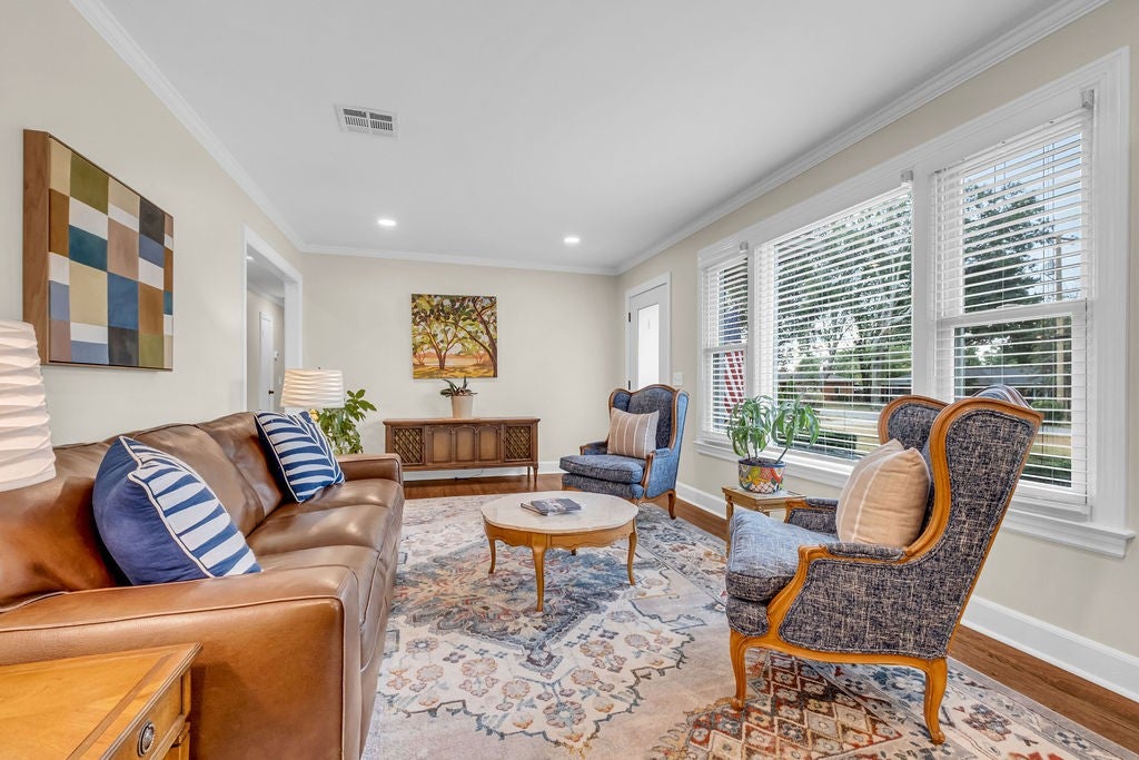 2518 Meadowood Dr