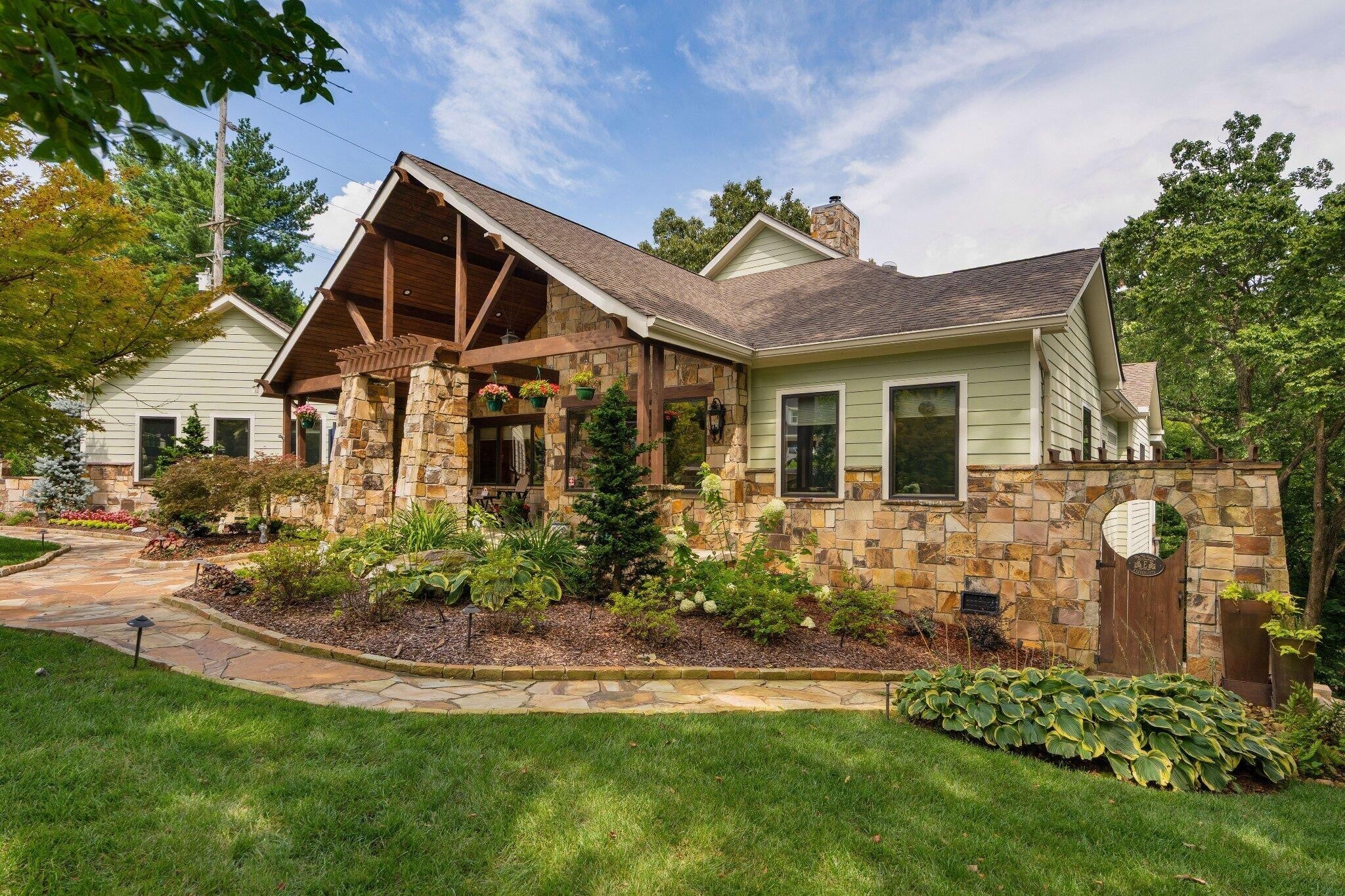 125 Fleetwood Drive