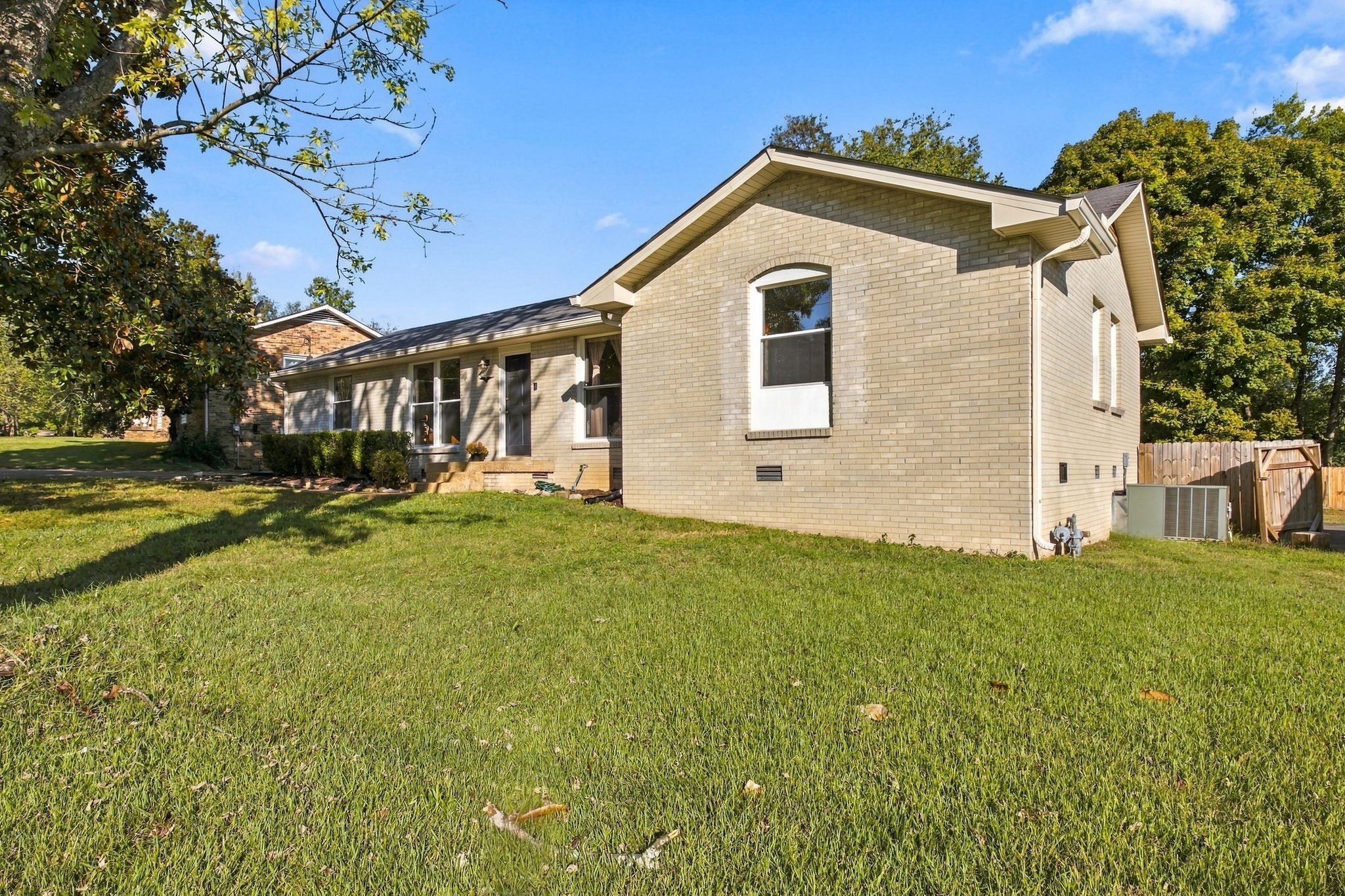 4864 Rainer Dr