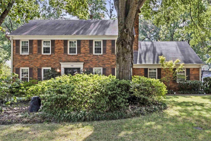 Photo 1 of 39 — 1468 HOLLOW FORK CV, Germantown, TN 38138