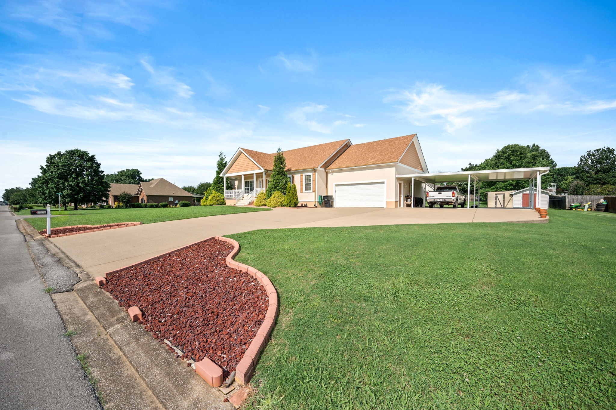 2606 Battleground Dr